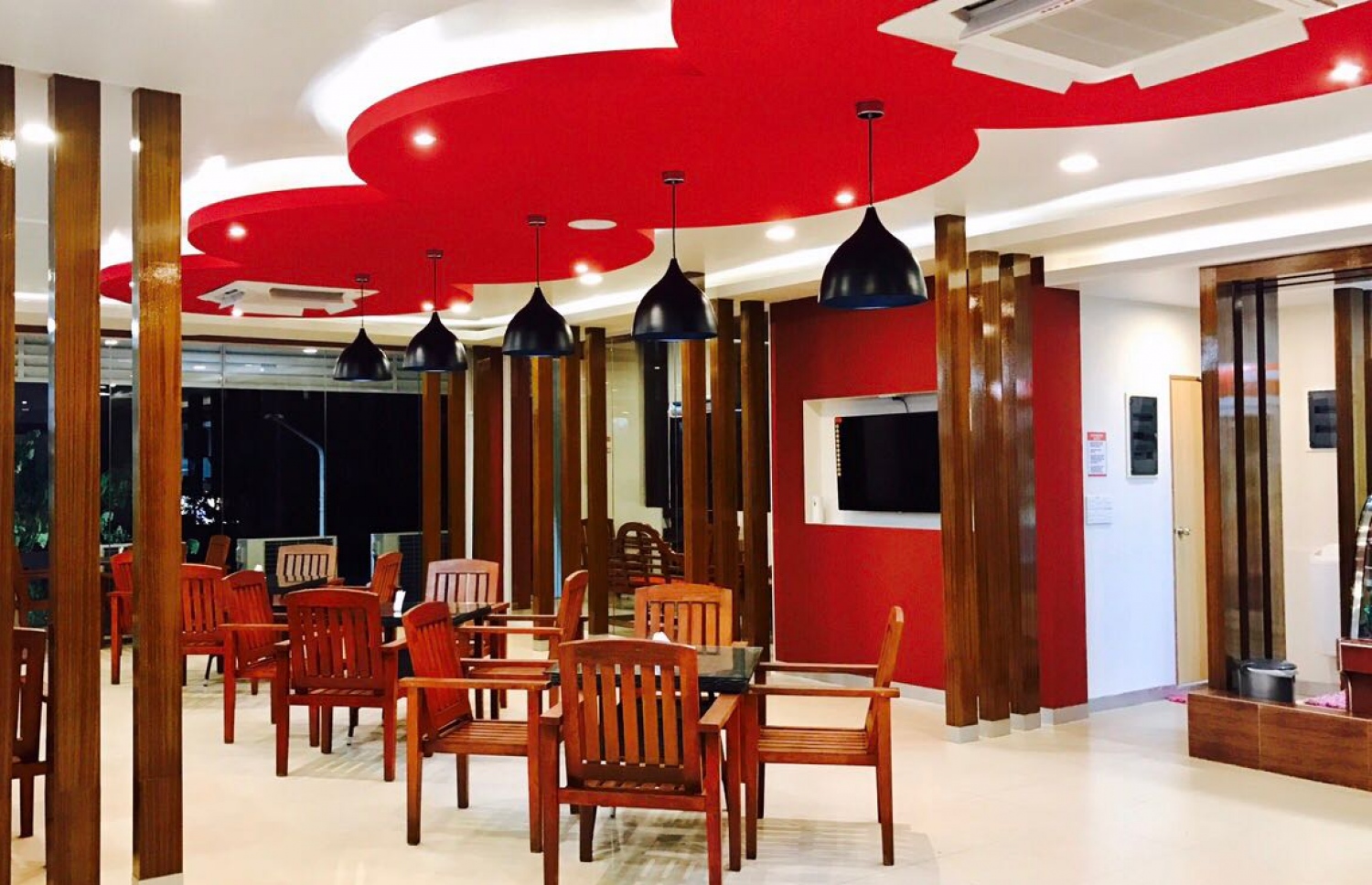 ރެޑް ވޭވް އިން ހުޅުމާލޭގައި މިރޭ ހުޅުވި ކެފޭ.---ފޮޓޯ: ރެޑް ވޭވް