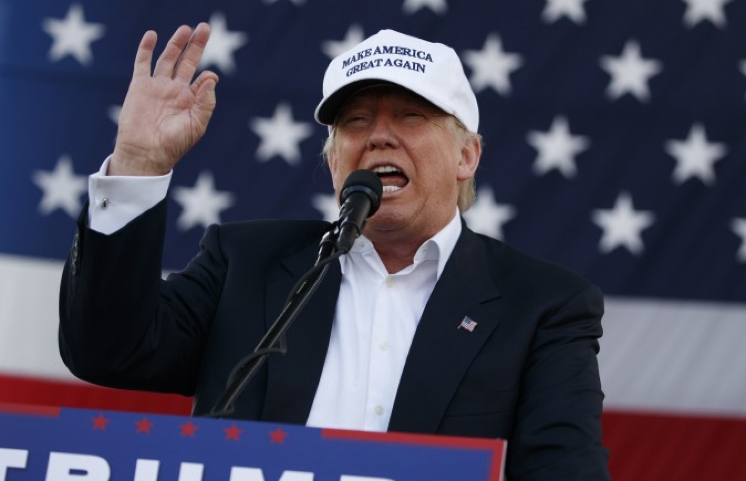 އެމެރިކާގެ ރައީސް ކަމަށް އިންތިޚާބުކޮށްފައިވާ ޑޮނަލްޑް ޓްރަމްޕް.