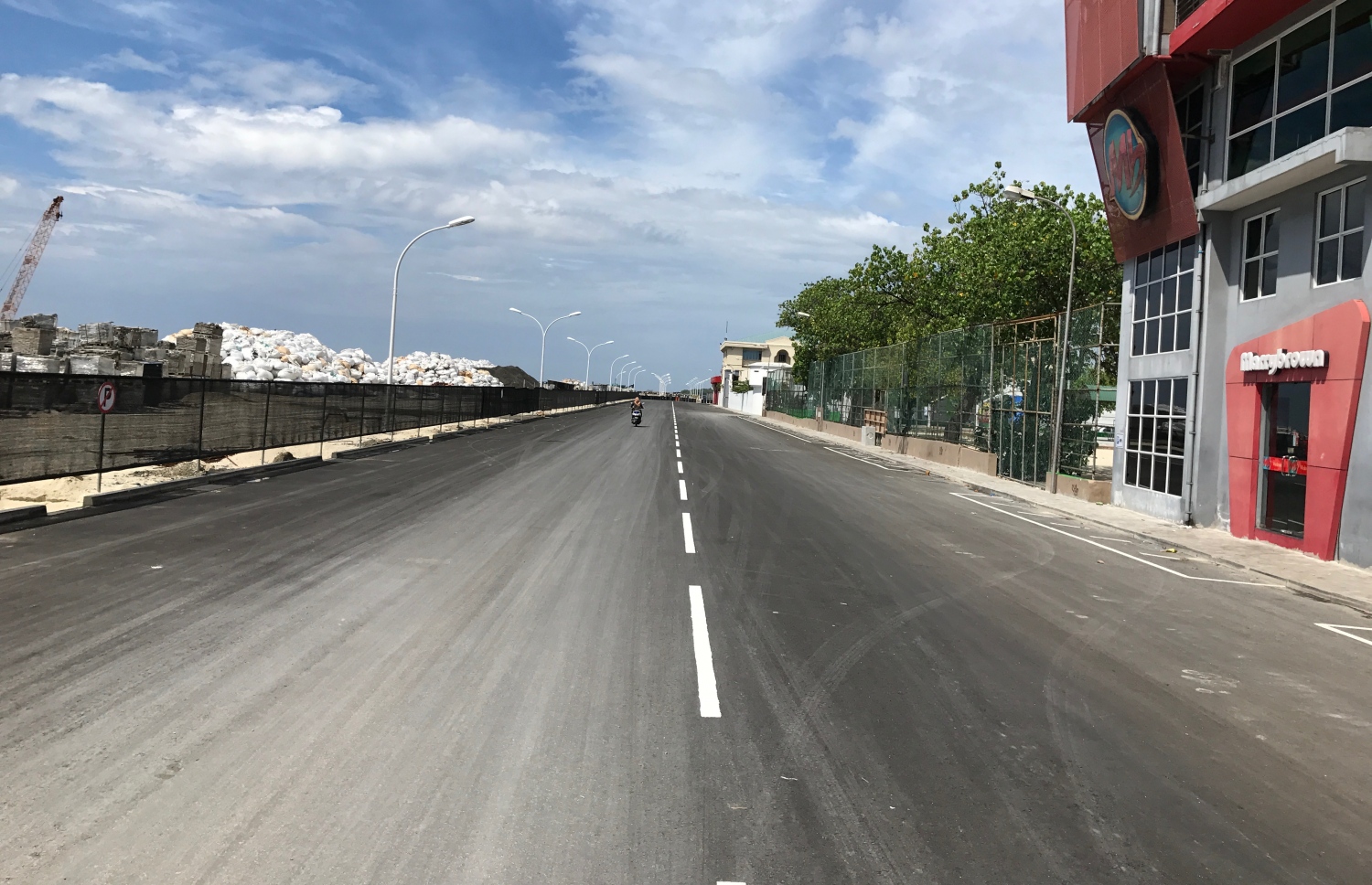 ބޮޑުތަކުރުފާނު މަގުގެ ތާރު އެޅި ސަރަހައްދު މިއަދު އާންމުންނަށް ހުޅުވާލާފައި.