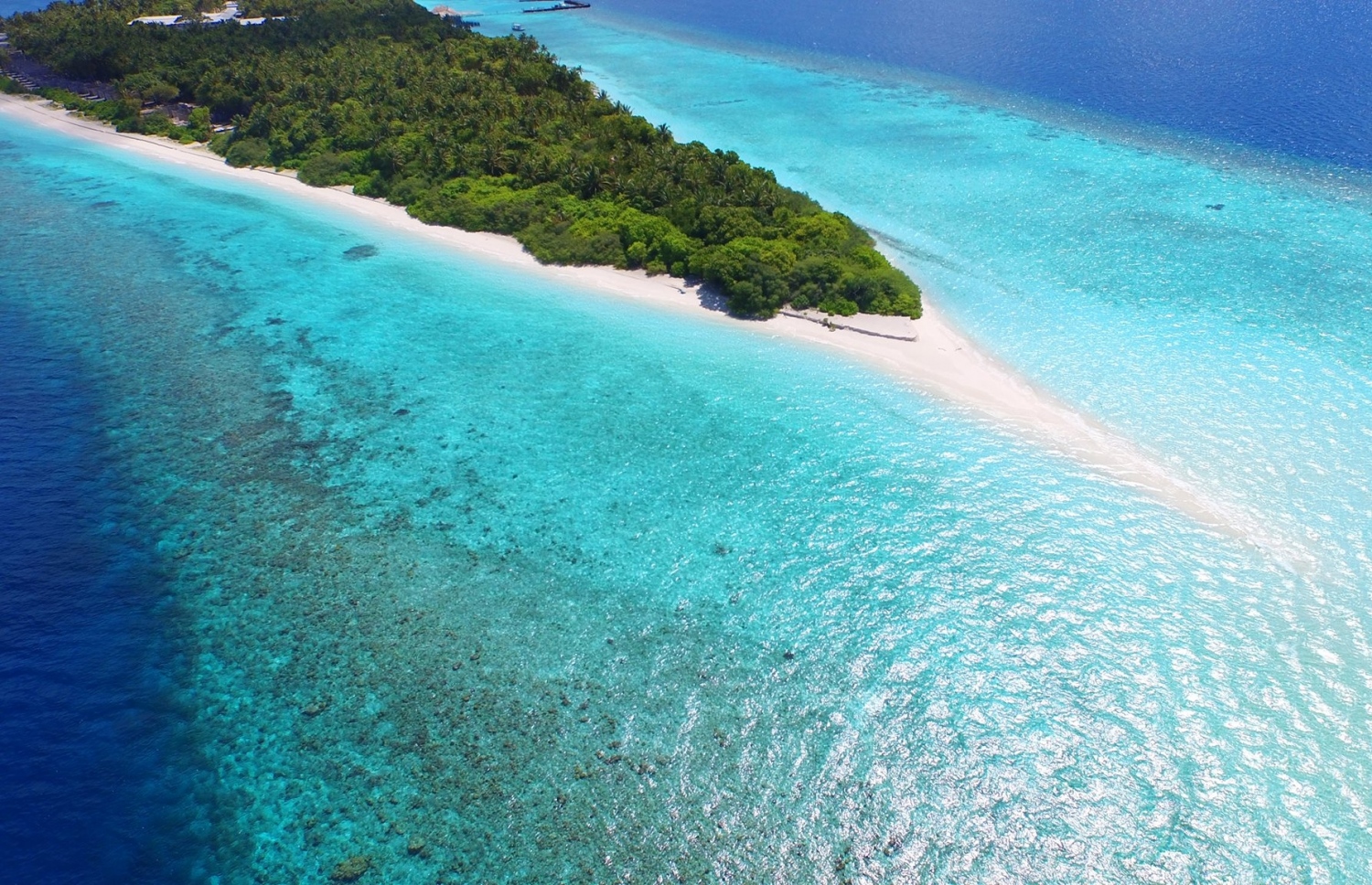 ރިސޯޓެއްގެ ގޮތުގައި ތަރައްގީކުރަމުން އަންނަ ރ. ދިގަލި. މި ރިސޯޓް އަންނަ އަހަރުގެ އޭޕްރިލް މަހު ހުޅުވާނެ. ފޮޓޯ: ޔުނިވާސަލް ރިސޯޓްސް