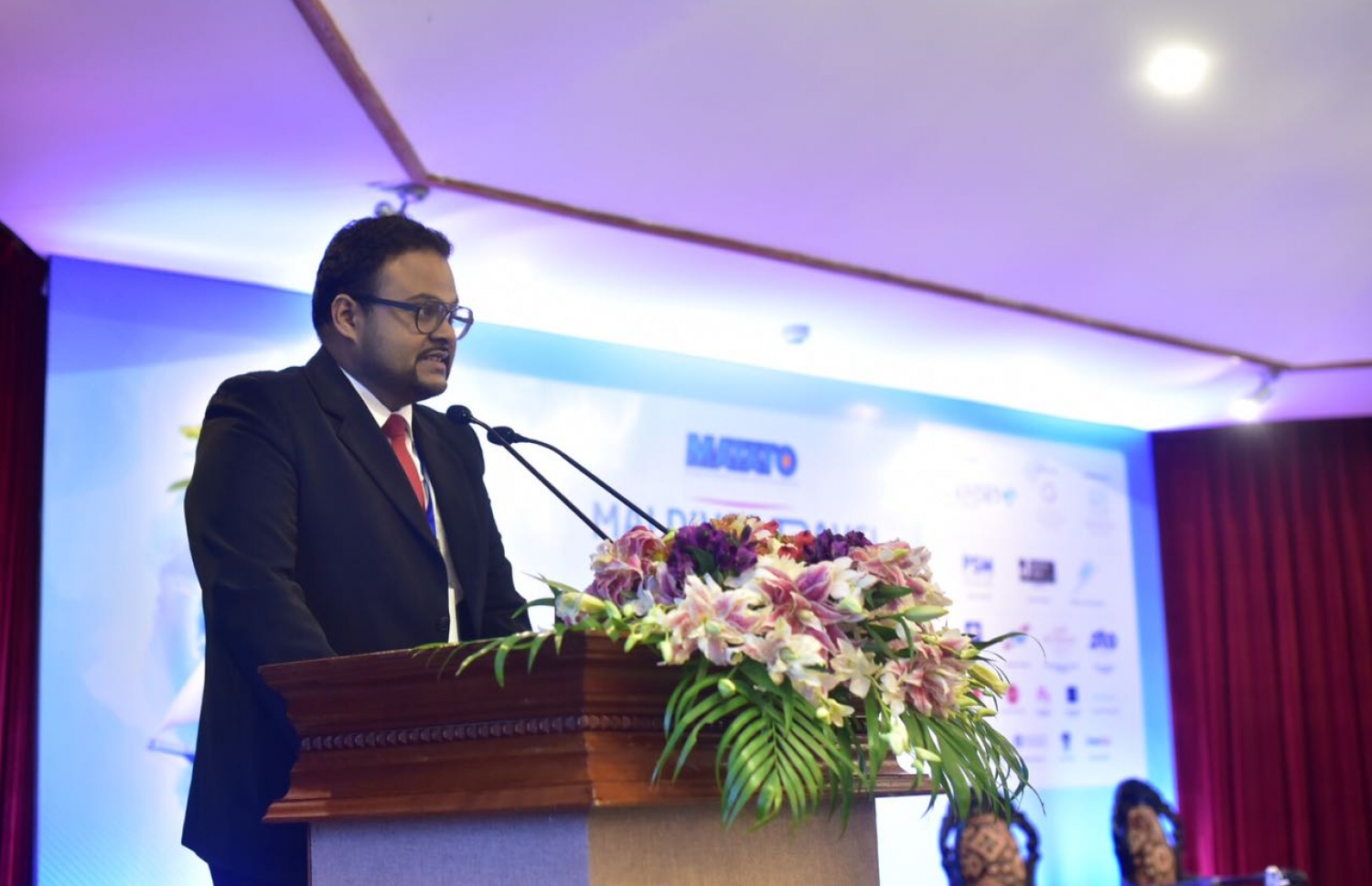 މިއަދު ކުރިއަށްދާ ޓެރެވަލް ކޮންފަރެންސްގައި މަޓާޓޯގެ ރައީސް ގިޔާސް ވާހަކަދައްކަވަނީ.-- ފޮޓޯ: ހުސެއިން ޝަޔާހު/ މިހާރު