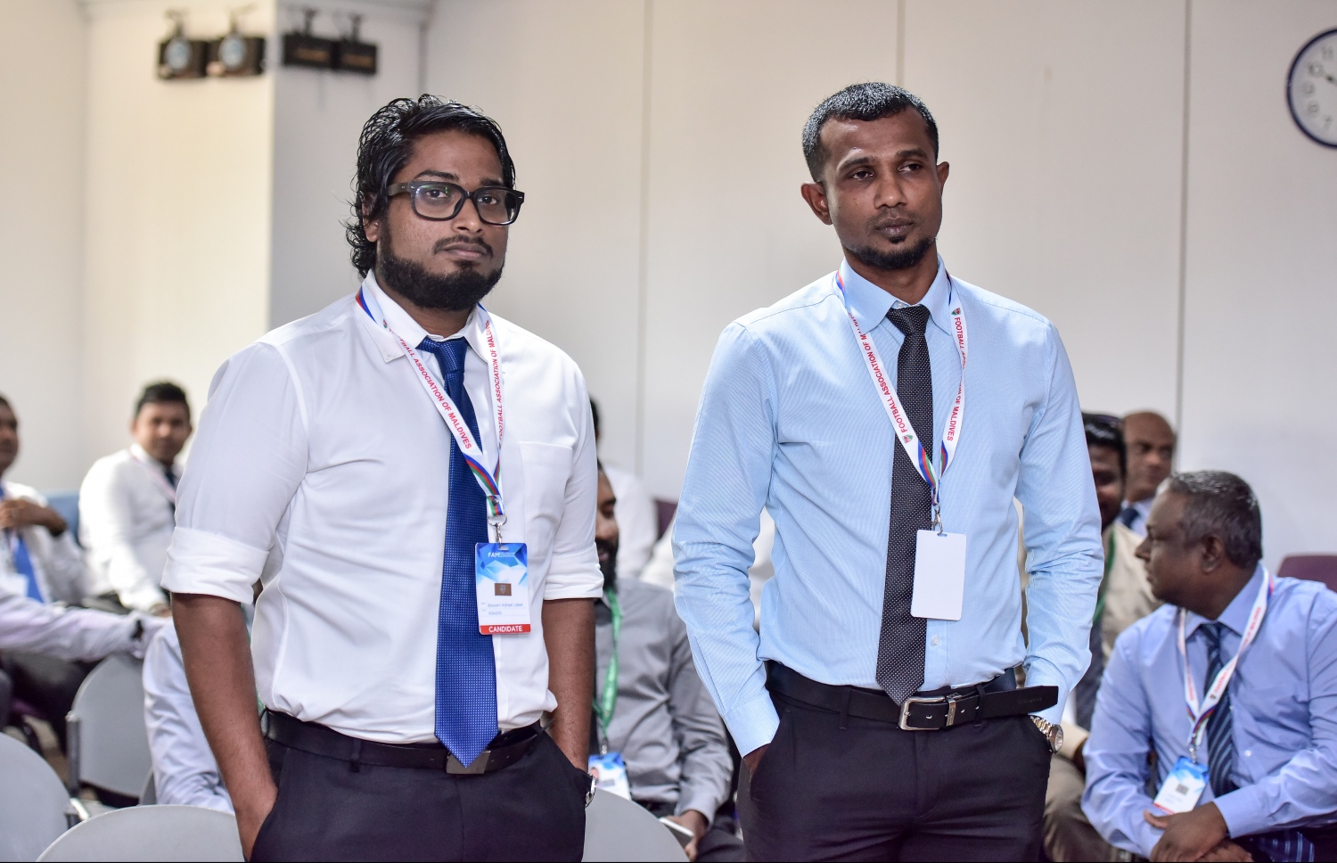 މާލެ: ނޮވެމްބަރު 20، 2016- އެފްއޭއެމްގެ އިންތިހާބީ ކޮންގްރެސްގައި އެތަނުގެ ކުރީގެ ރައީސް ތޯރިގް(ކ) އަދި އެ މަގާމަށް އަލަށް އިންތިހާބުވި ބައްސާމް.---ފޮޓޯ: ނިޝާން އަލީ/މިހާރު