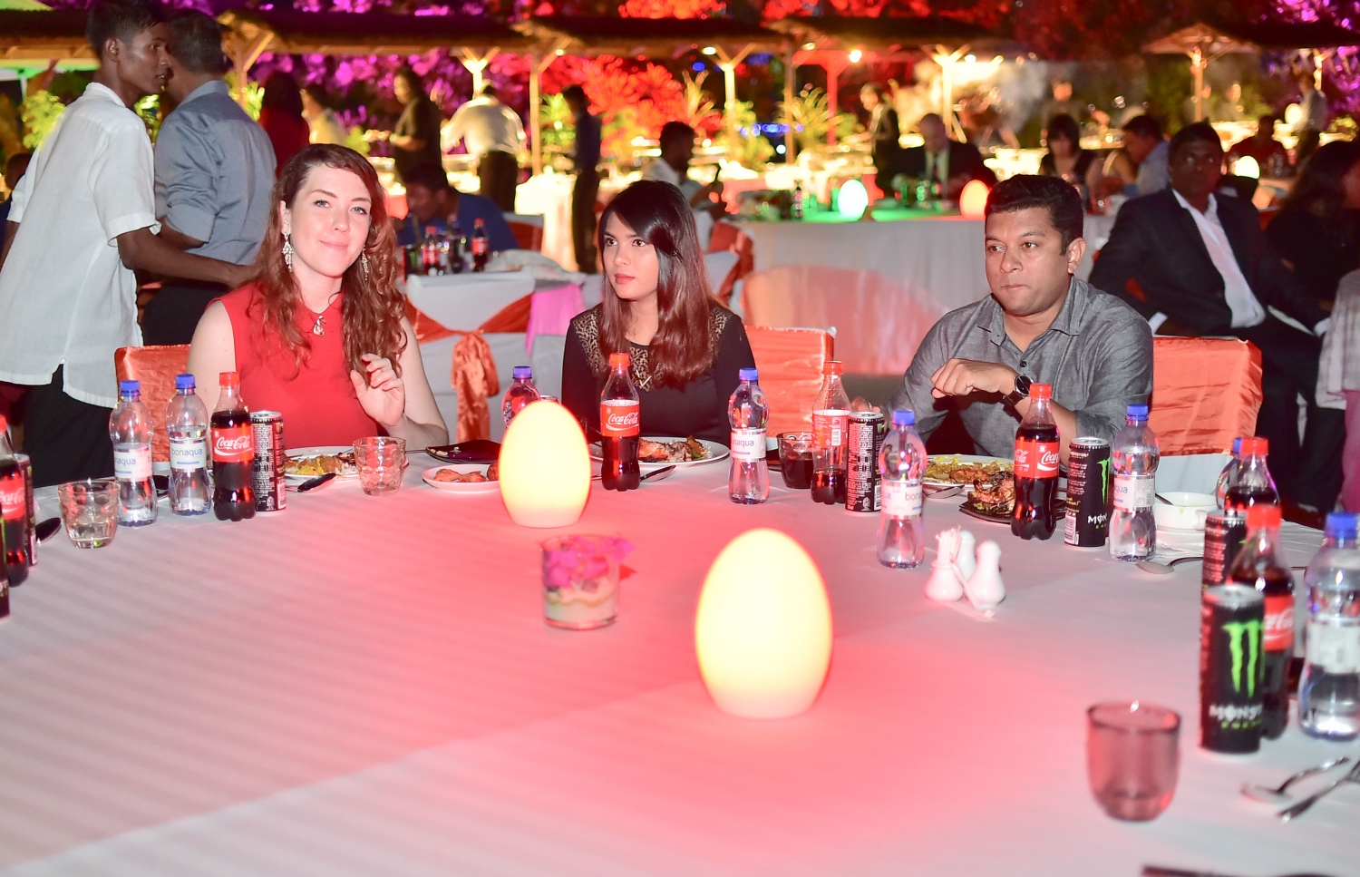 ޓްރެވަލް އެވޯޑު ދިނުމުގެ ހަފުލާގައި ޓޫރިޒަމް ސިނާއަތުގައި މަސައްކަތް ކުރާ ފަރާތްތަކުން ބައިވެރިވަނީ.-- ފޮޓޯ: މުހައްމަދު ޝަރުހާން/ މިހާރު