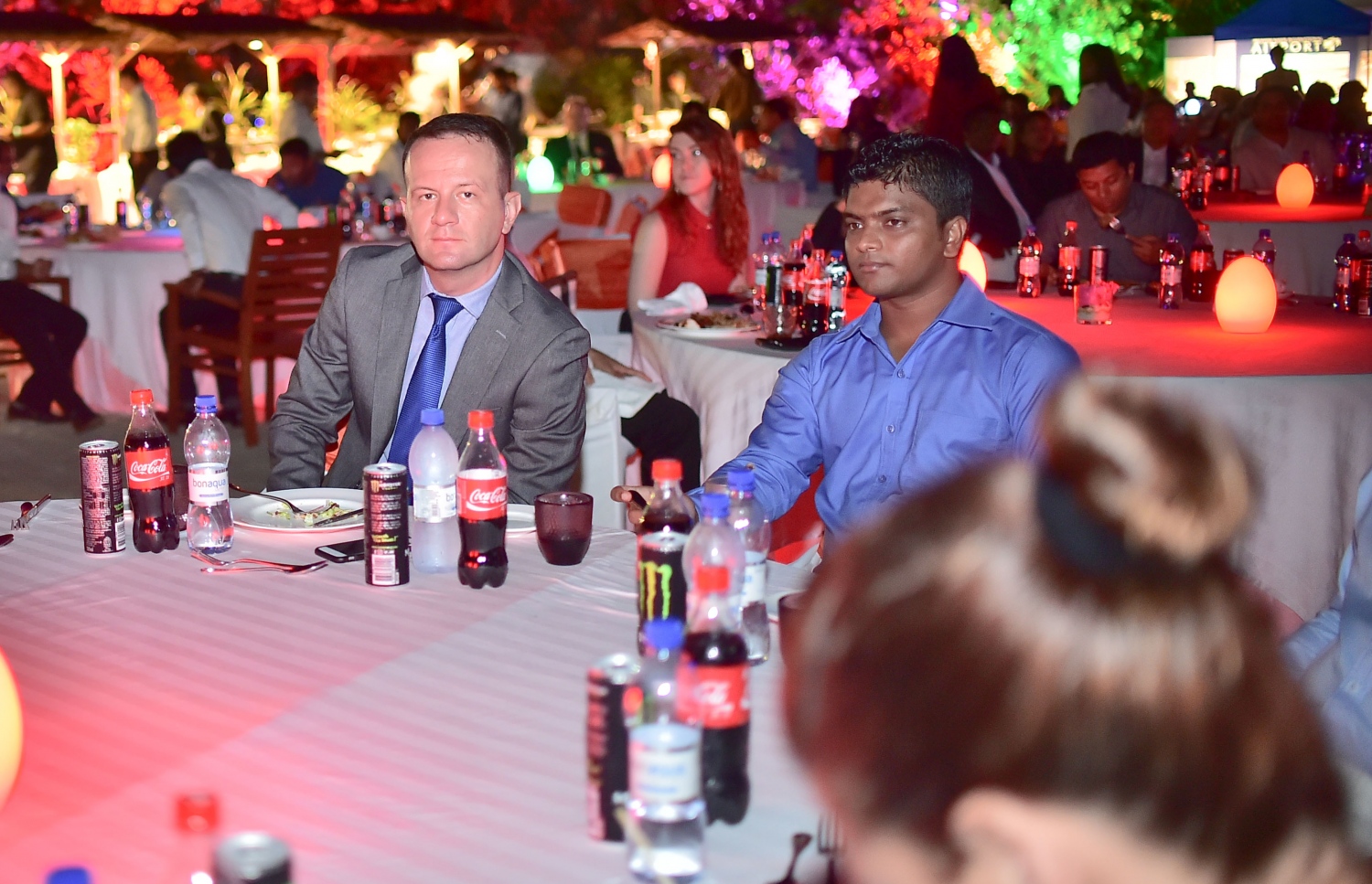 އޮޅުވެލި ރިސޯޓު: ނޮވެމްބަރު 20، 2016- ރާއްޖޭގެ ޓޫރިޒަމްގެ ސިނާއަތުގައި ދޭ އެންމެ ބޮޑު އަދި އެންމެ ޝަރަފްވެރި އެވޯޑް ކަމަށްވާ މޯލްޑިވްސް ޓްރެވެލް އެވޯޑްސް ހަފްލާގެ ތެރެއިން: ‎މަޓާޓޯ ޓްރެވަލް އެވޯޑަކީ ރާއްޖޭގެ ޓޫރިޒަމް ދާއިރާ ތަރައްގީކޮށް ކުރިއަރުވަން މަސައްކަތް ކުރާ އަދި ރާއްޖެ އާއި ރާއްޖޭން ބޭރުން އެ ދާއިރާ އިން ހޮވޭ ފަރާތްތަކަށް ދޭ އެވޯޑެއް. މިއީ މި އެވޯޑް ދޭ ފަސްވަނަ އަހަރު.---ފޮޓޯ: މުހައްމަދު ޝަރުހާން/މިހާރު