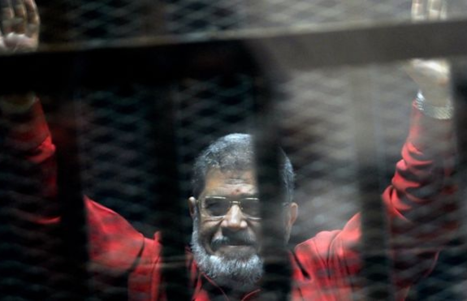 ޝަރީއަތެއްގެ އަޑުއެހުމުގައި މުރުސީ: ވެރިކަމުން އޭނާ ދުރުކުރީ ސިފައިން