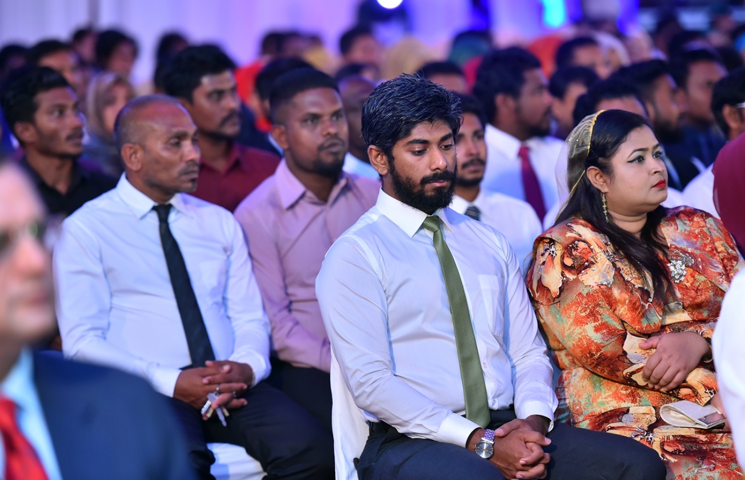 މާލެ: ނޮވެމްބަރު 23، 2016: މި އަހަރުގެ ޒުވާނުންގެ ދުވަހުގެ މުނާސަބަތުގައި ބޭއްވި ރަސްމީ ޖަލްސާގައި ބައިވެރިވެވަޑައިގެންނެވި ބައެއް ބޭފުޅުން.---ފޮޓޯ: ރައީސް އޮފީސް