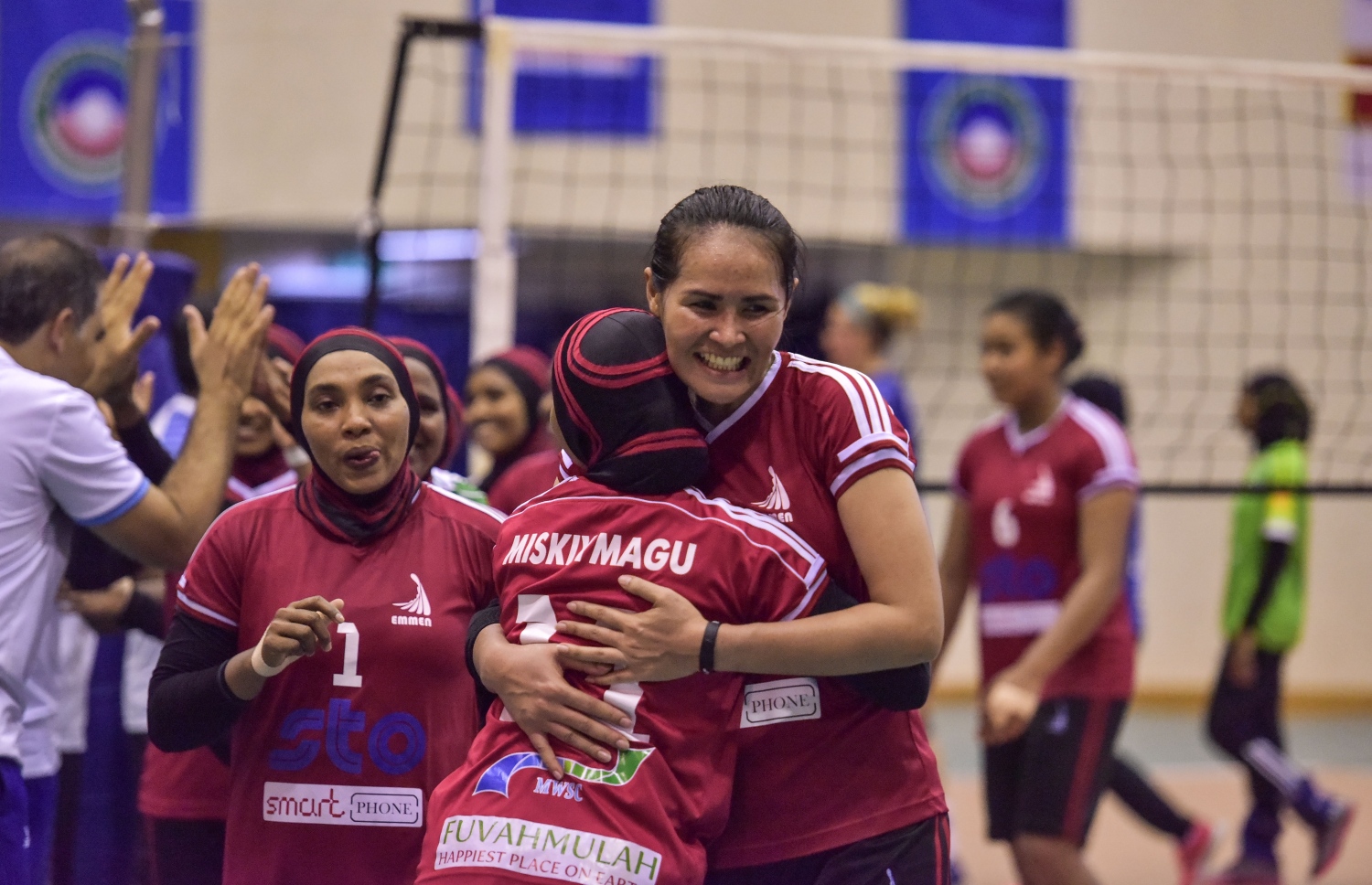 މިސްކިތްމަގު ޓީމުގެ ކުޅުންތެރިން އުފާފާޅުކުރަނީ. --ފޮޓޯ: ނިޝާން އަލީ/ މިހާރު