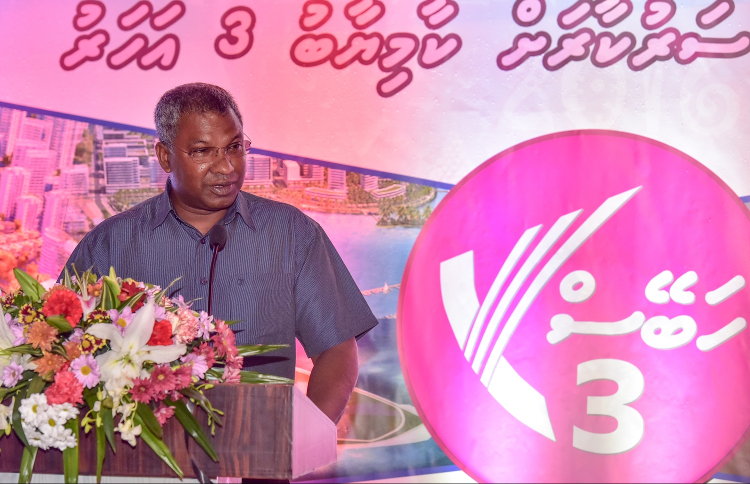 ކެފޭ ހުޅުވައިދެއްވުމަށް ފަހު އެމްޕީއެލްގެ ސީއީއޯ ޖުނައިދު ވާހަކަ ދައްކަވަނީ.-- ފޮޓޯ: ނިޝާން އަލީ/ މިހާރު