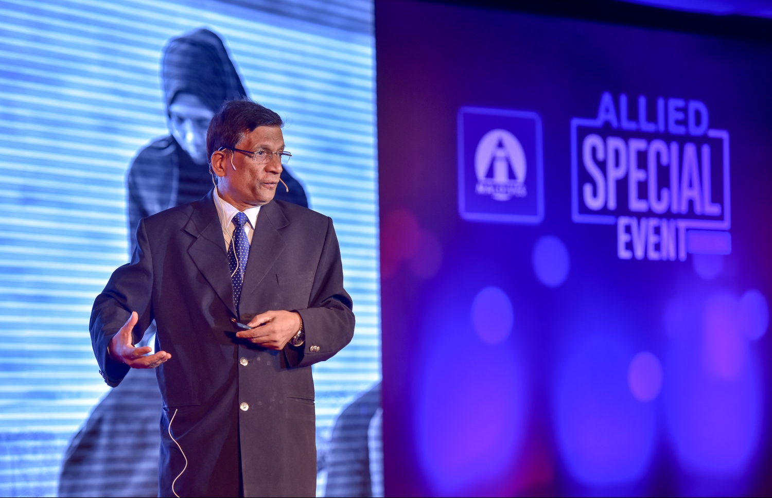 އަންހެނުންނަށް ހާއްސަކޮށް އެލައިޑުން މިރޭ ތައާރަފްކުރި އިންޝުއަރެންސް ޕްލޭނާ ގުޅޭ ގޮތުން، އެ ކުންފުނީގެ ލައިފް އިންޝުއަރެންސް މެނޭޖަރު ސްރިވާސަން ވާހަކަ ދައްކަވަނީ.-- ފޮޓޯ: ނިޝާން އަލީ/ މިހާރު