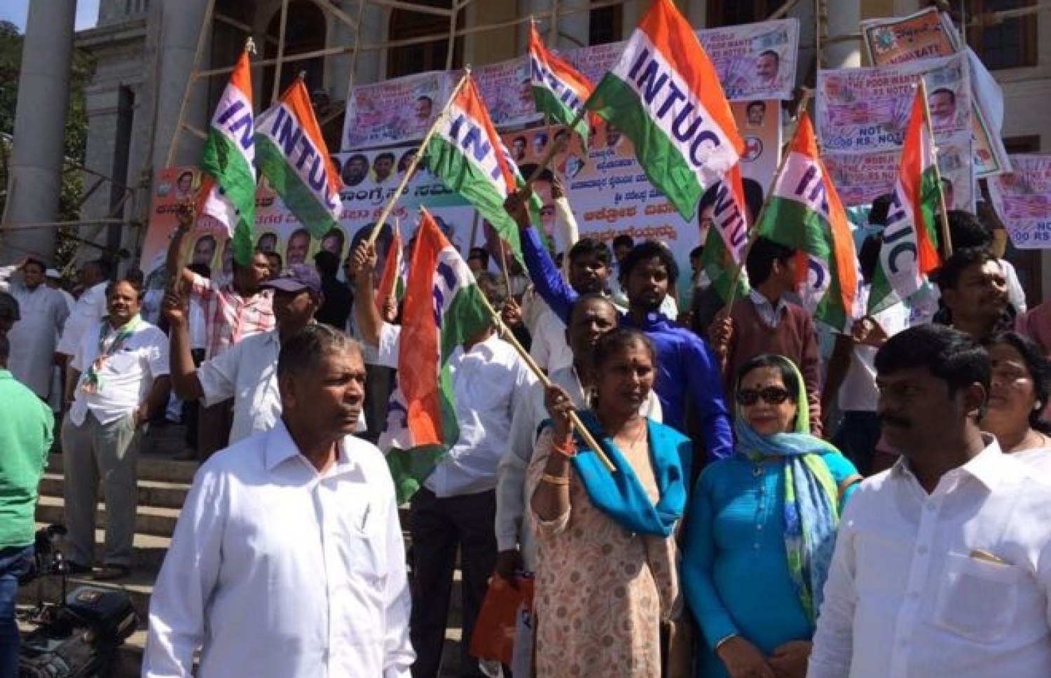 ބެންގަލޫރުގައި މިއަދު މުޒާހަރާ ކުރަނީ.