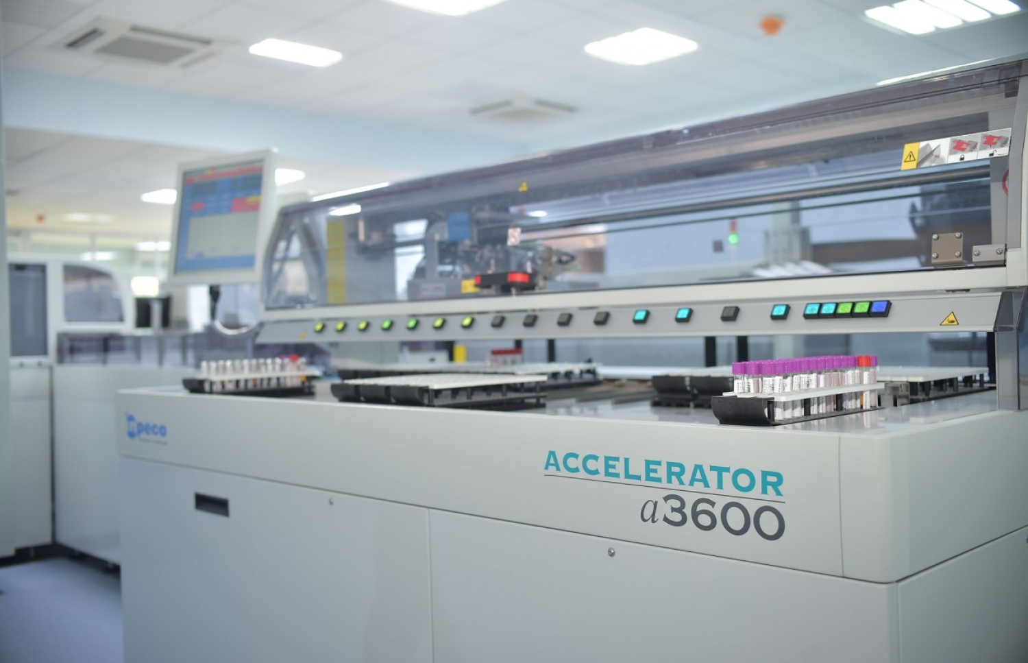 އައިޖީއެމްއެޗުގައި އަލަށް ގާއިމްކުރި އޮޓޮމޭޓެޑް ލެބޯޓްރީ ނިޒާމު.-- ފޮޓޯ: މުހައްމަދު ޝަރުހާން/ މިހާރު