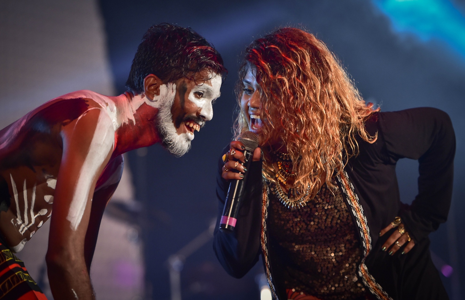 މާލެ، ނޮވެމްބަރު 29، 2016- ރައީސް ޔާމީންގެ ސަރުކާރަށް ތިން އަހަރު ފުރުމުގެ މުނާސަބަތުގައި ކާނިވާ ސަރަހައްދުގައި ބޭއްވި 'ހަބޭސް 3' މިއުޒިކް ޝޯގައި ލަވަކިޔުންތެރިޔާ މަރިޔަމް އުނޫޝާ ޕާފޯމްކުރަނީ-- ފޮޓޯ: މުހައްމަދު ޝަރުހާން/ މިހާރު