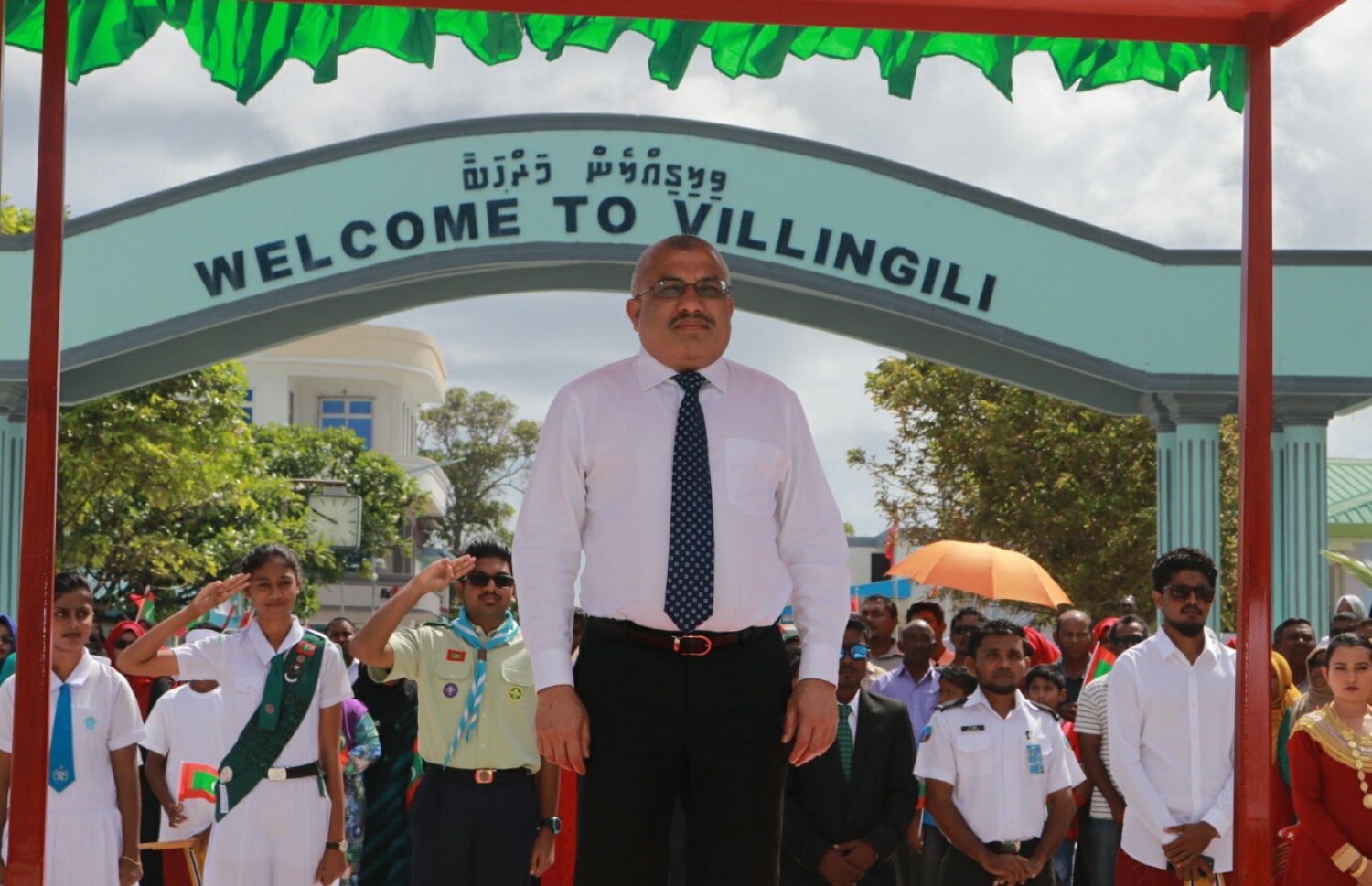 ގއ. ވިލިނގިލި: ނޮވެމްބަރު 30، 2016- ގައުމީ ދުވަސް ފާހަގަކުރުމުގެ ރަސްމީ ޖަލްސާ އަށް ނައިބު ރައީސް ޖިހާދު ވަޑައިގަތުމުން މަރުހަބާ ދަންނަވަނީ.---ފޮޓޯ: ރައީސް އޮފީސް