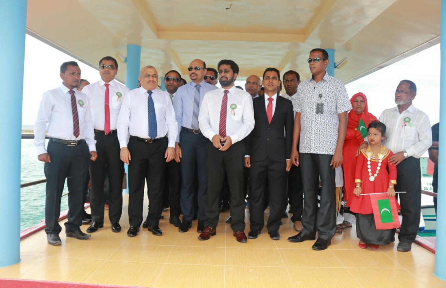 ގއ. ވިލިނގިލި: ނޮވެމްބަރު 30، 2016- ގައުމީ ދުވަސް ފާހަގަކުރުމުގެ ރަސްމީ ޖަލްސާ އަށް ނައިބު ރައީސް ޖިހާދު ވަޑައިގަތުމުން މަރުހަބާ ދަންނަވަނީ.---ފޮޓޯ: ރައީސް އޮފީސް