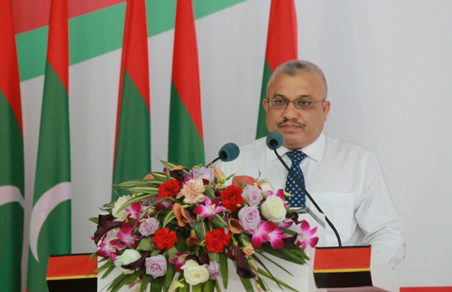 ގއ. ވިލިނގިލި: ނޮވެމްބަރު 30، 2016- ގައުމީ ދުވަސް ފާހަގަކުރުމުގެ ރަސްމީ ޖަލްސާގައި ނައިބު ރައީސް ޖިހާދު ވާހަކަފުޅު ދައްކަވަނީ.---ފޮޓޯ: ރައީސް އޮފީސް