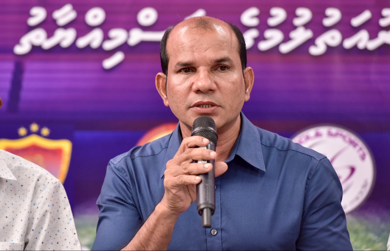 ދިއްދޫ ދާއިރާގެ މެމްބަރު ލަތީފް ނޫސްވެރިންނާ ވާހަކަ ދައްކަވަނީ.---މިހާރު ފައިލް ފޮޓޯ