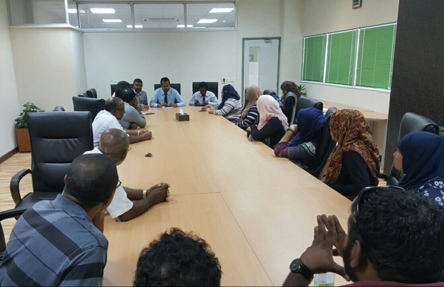 ފްލެޓް ލިބުނު މީހުން އެ މީހުންގެ ޝަކުވާތައް މިއަދު އެޗްޑީސީއާ ހިއްސާ ކުރަނީ: މަސް ދުވަހުގެ ތެރޭގައި 400،000 ރުފިޔާ ދައްކައި، ލޯނު ހޯދުމަކީ ފަސޭހަކަމެއް ނޫން ކަމަށް ބުނި
