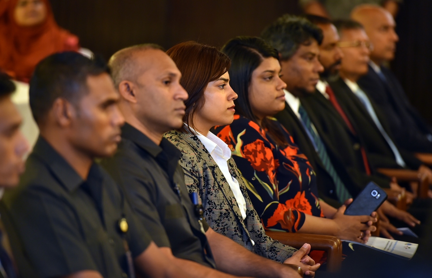 މާލެ: ޑިސެމްބަރު 5، 2016- ވިޔަފާރި އަށް ފަހި މާހައުލެއް ގާއިމުކުރަން ޝަރުއީ ދާއިރާއާ ގުޅިގެން ކުރެވޭނެ ކަންކަމާ ގުޅޭ ގޮތުން މަޝްވަރާ ކުރުމަށް ބާއްވާ މަހާސިންތާ ފެށުމުގެ ރަސްމިއްޔާތުގައި ބައެއް ބޭފުޅުން ބައިވެރިވެވަޑައިގަންނަވަނީ.---ފޮޓޯ: ރައީސް އޮފީސް