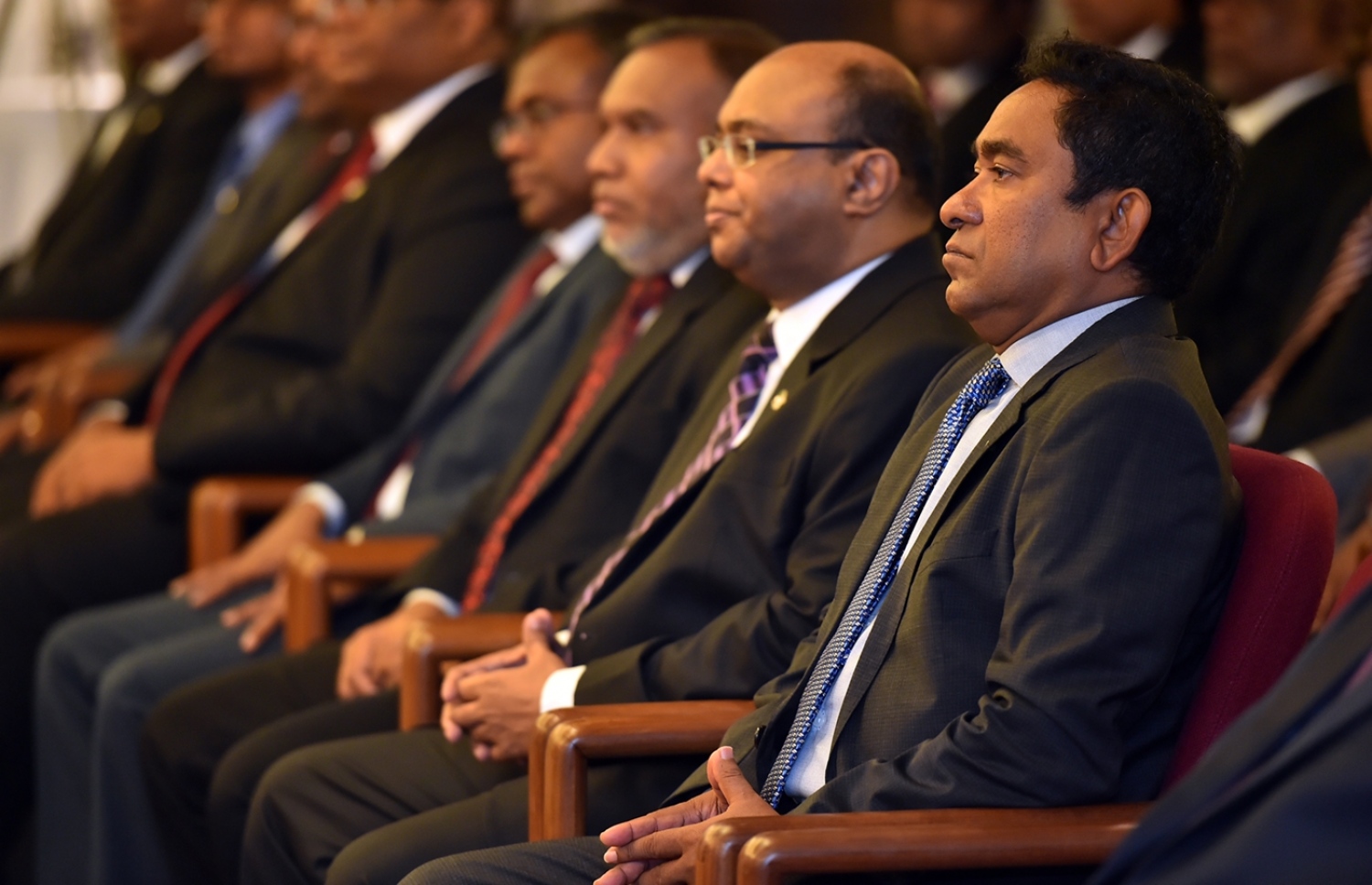 މާލެ: ޑިސެމްބަރު 5، 2016- ވިޔަފާރި އަށް ފަހި މާހައުލެއް ގާއިމުކުރަން ޝަރުއީ ދާއިރާއާ ގުޅިގެން ކުރެވޭނެ ކަންކަމާ ގުޅޭ ގޮތުން މަޝްވަރާ ކުރުމަށް ބާއްވާ މަހާސިންތާ ފެށުމުގެ ރަސްމިއްޔާތުގައި ރައީސް ޔާމީނާއި އުއްތަމަ ފަނޑިޔާރު އަބްދުﷲ ސައީދު އަދި ސުޕްރީމް ކޯޓުގެ ބައެއް ފަނޑިޔާރުން ބައިވެރިވެވަޑައިގަންނަވަނީ.---ފޮޓޯ: ރައީސް އޮފީސް