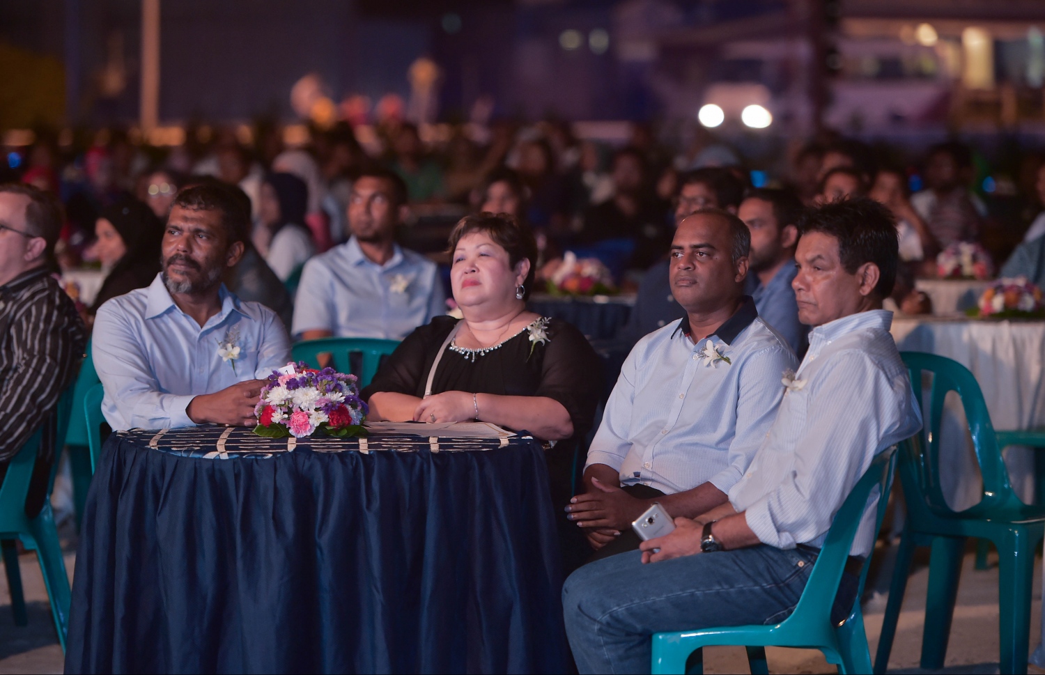 އެމްއޭސީއެލްގެ މުވައްޒަފުންނަށް "އެމްޑީ އެވޯޑް" ދިނުމަށް މިރޭ ބޭއްވި ހަފުލާގައި އެ ކުންފުނީގެ އެމްޑީ އާދިލް (ކ-2) ބައެއް އިސް މުވައްޒަފުންނާ އެކު.---ފޮޓޯ: މުހައްމަދު ޝަރުހާން/މިހާރު