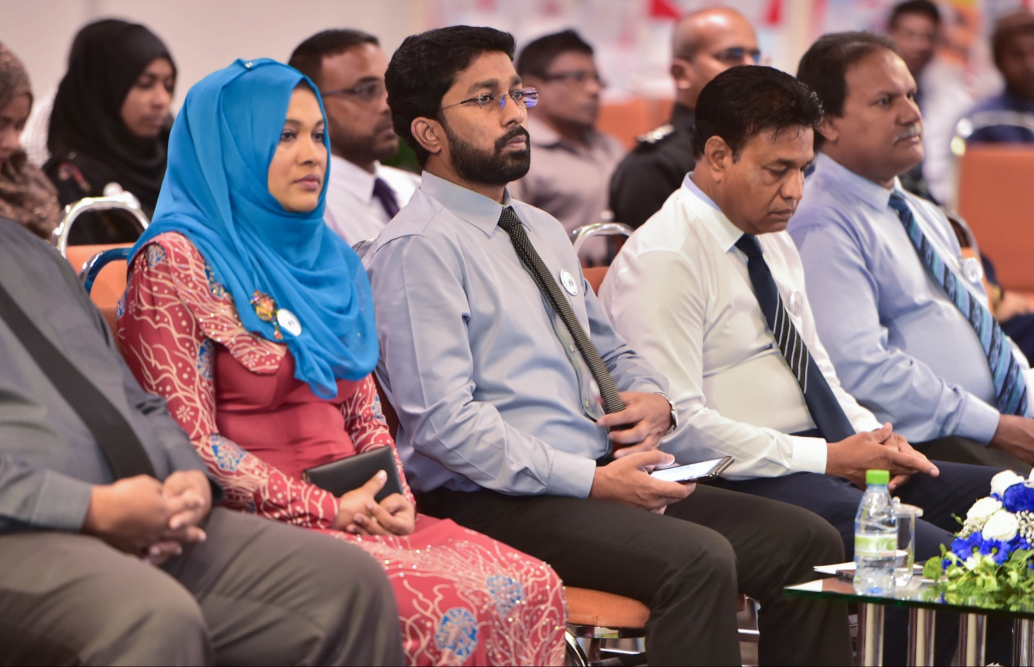 ބައިނަލްއަގްވާމީ އިންސާނީ ހައްގުތަކުގެ ދުވަސް ފާހަގަކުރުމަށް އިސްލާމީ މަރުކަޒުގައި މިއަދު ބޭއްވި ޖަލްސާގެ ތެރެއިން.---ފޮޓޯ: މުހައްމަދު ޝަރުހާން/މިހާރު