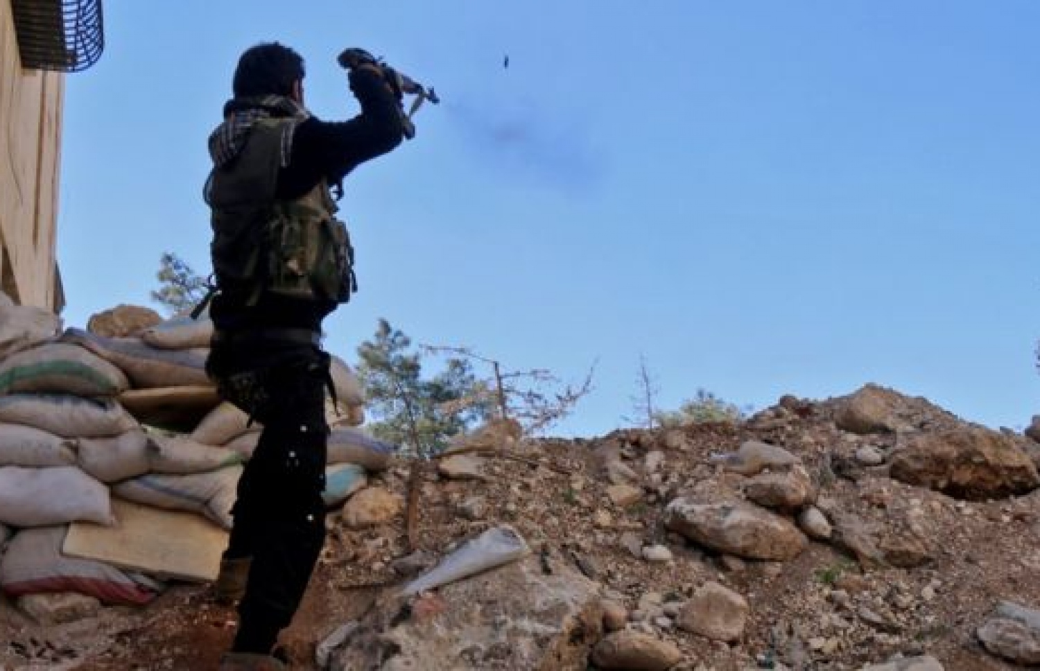 ހަލަބުގައި އިދިކޮޅު ހަނގުރާމަވެރިންގެ މައްޗަށް ސަރުކާރު ސިފައިން ވަނީ ބޮޑު ކުރިއެރުމެއް ހޯދާފައި. --ފޮޓޯ:އޭއެފްޕީ