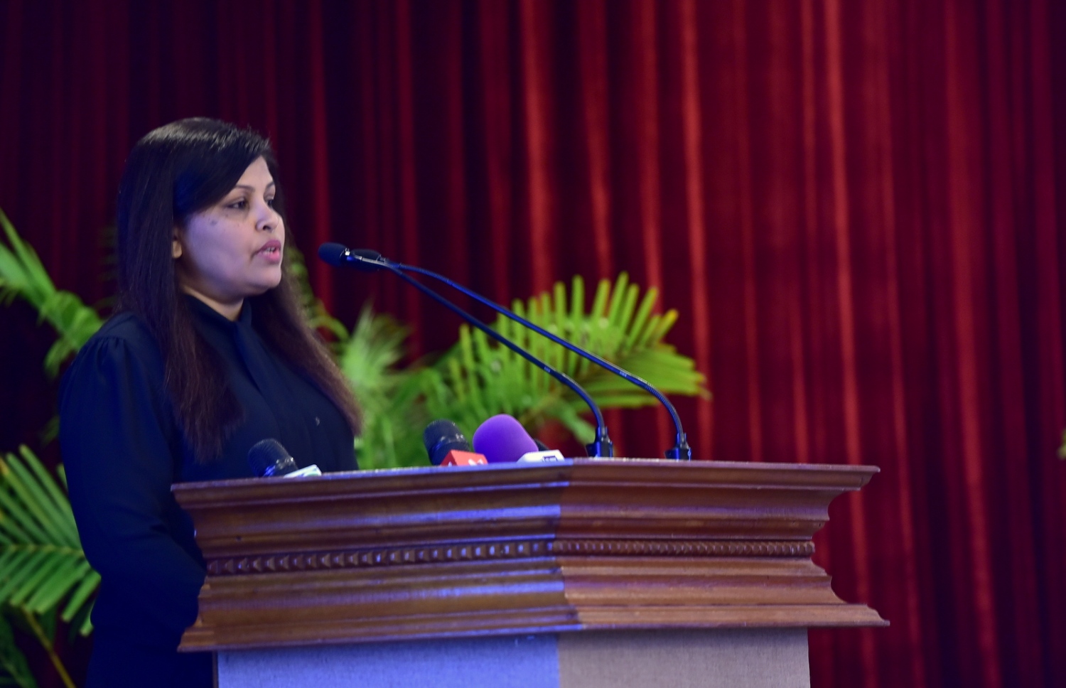 ޑިޒާސްޓާ މެނޭޖްމަންޓް ސެންޓަރުން ބަނޑޮސް ރިސޯޓުގައި މިއަދު ފެށި ބައްދަލުވުމުގައި ޑިފެންސް މިނިސްޓްރީގެ ޑެޕިއުޓީ މިނިސްޓަރު ތަސްނީމް ވާހަކަދައްކަވަނީ.-- ފޮޓޯ: ހުސެއިން ޝަޔާހު/ މިހާރު