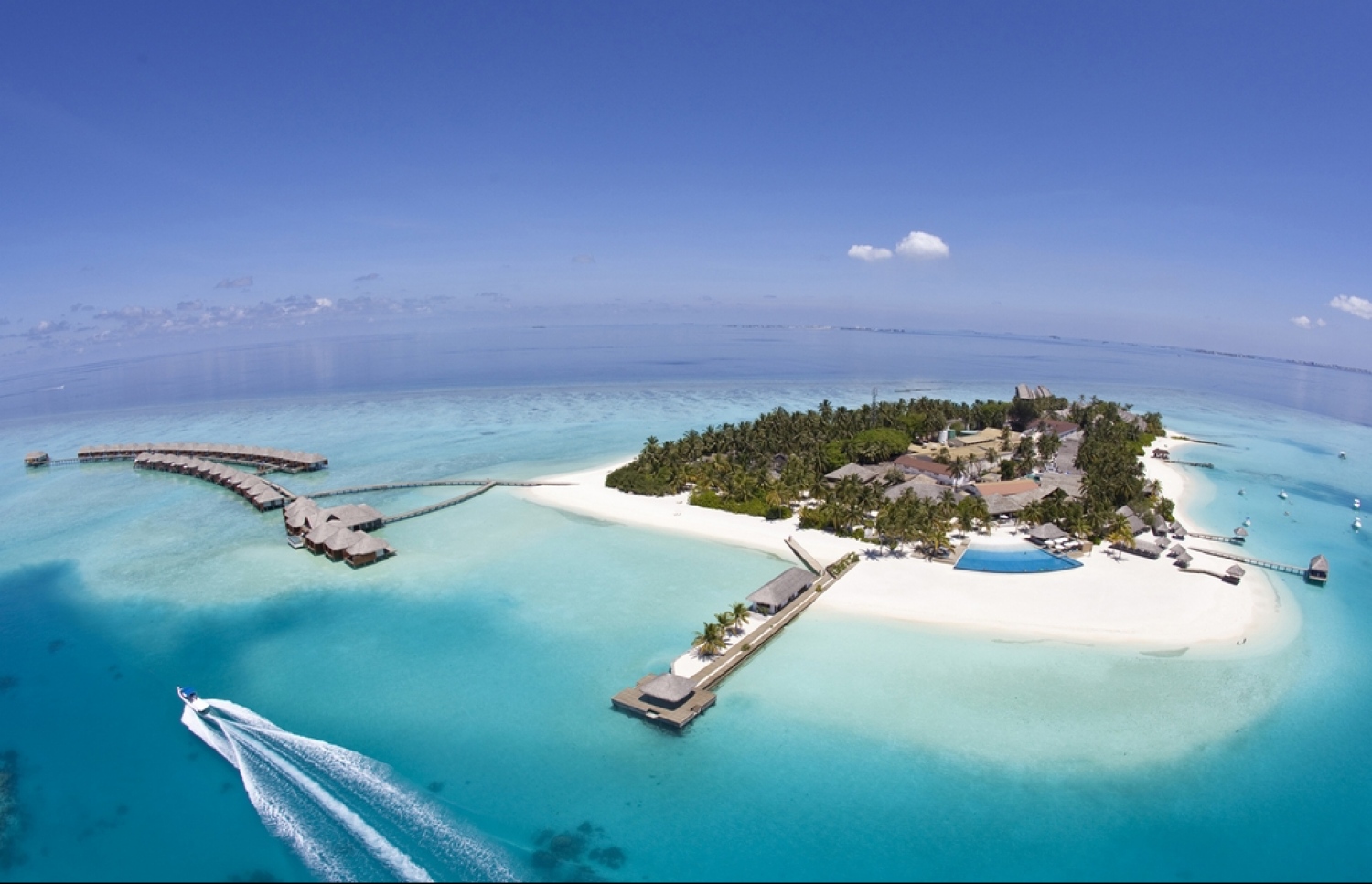 މާލެ އަތޮޅުގައި ހިންގާ ރިސޯޓެއް: ފަޅު ހިއްކުމުން ބައެއް ރިސޯޓްތަކުގެ ފަޅުތެރެއަށް ކިސަޑުގެ އަސަރުކުރޭ.