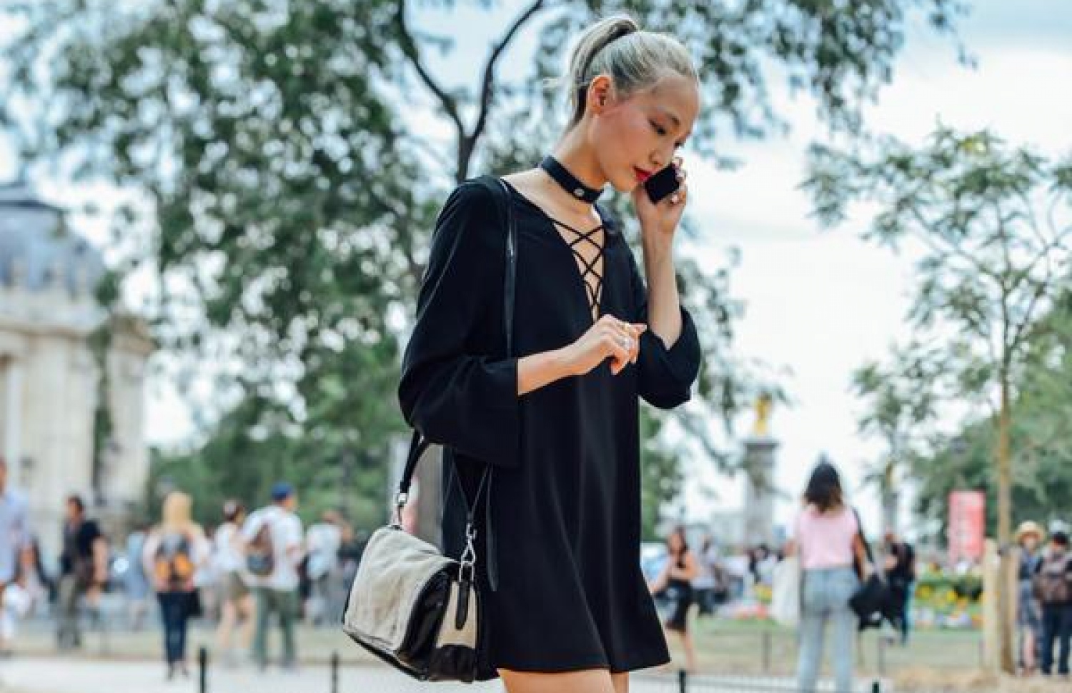 ޗޯކާ ސްޓައިލުގެ ފަށެއް އަޅައިގެން. ޗޯކާ ސްޓައިލް އަކީ މި އަހަރުގެ އެންމެ މަގުބޫލު އެއް ޓްރެންޑު