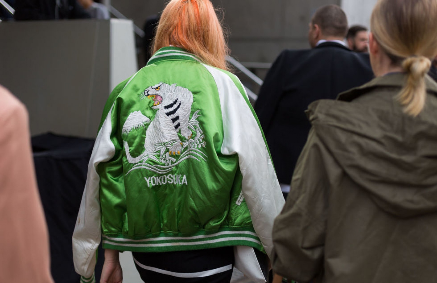 ބޮމްބާ ޖެކެޓެއް ލައިގެން: މިއީ މި އަހަރުގެ އެންމެ ނަލަ ޖެކެޓު ސްޓައިލް