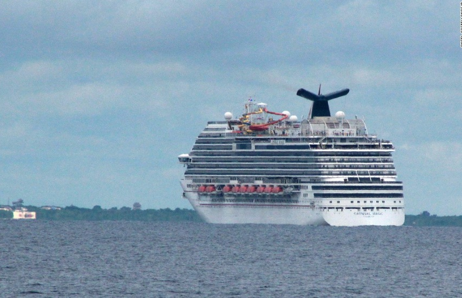 ރާއްޖެ އައި ކުރޫޒް ލައިނެއް މާލެ ބޭރުގައި އަޅާފަ-- މިހާރު ފޮޓޯ