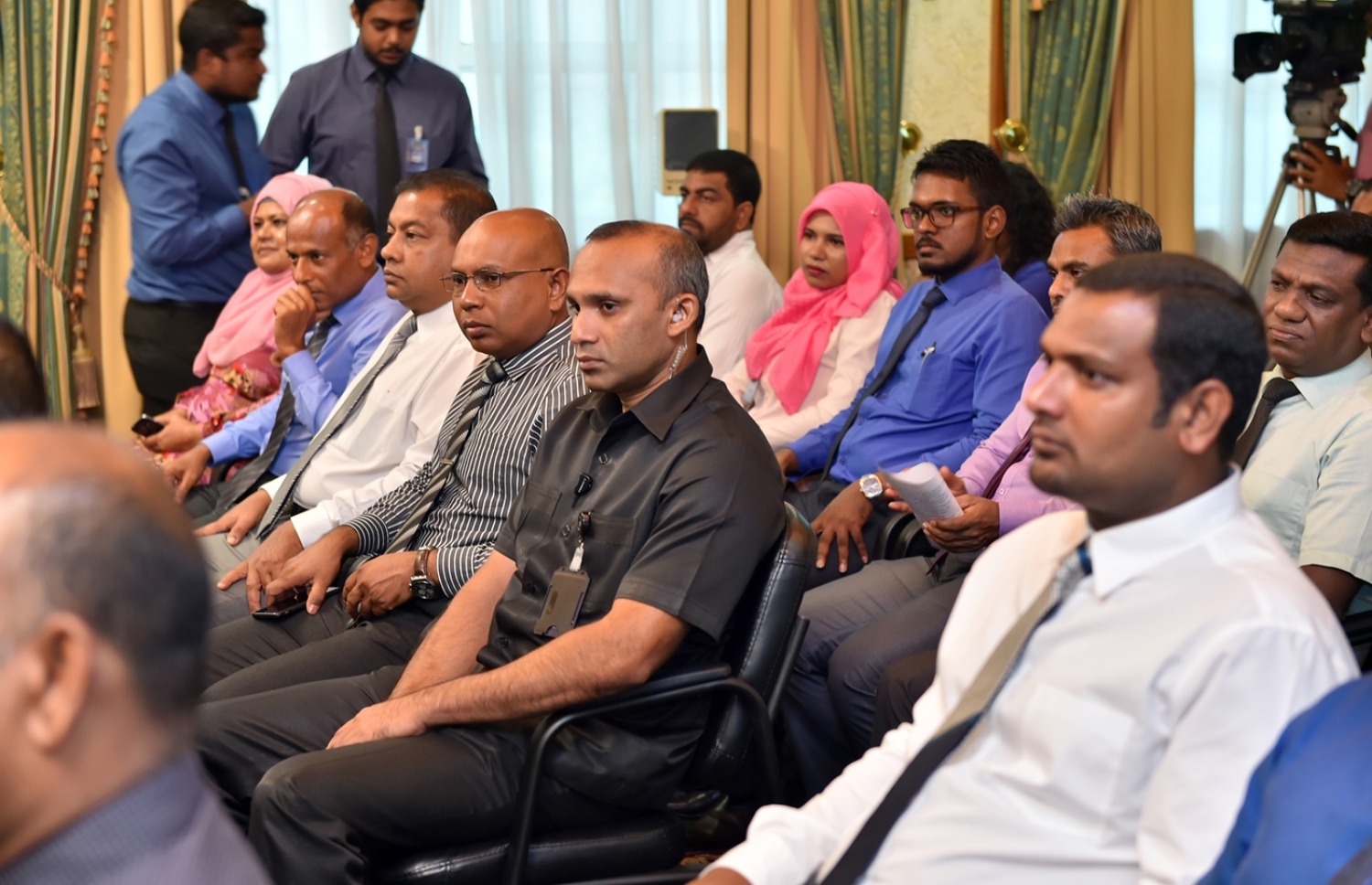 މާލެ: ޑިސެމްބަރު 29، 2016- ދީނީ މައުލޫމާތު ފެތުރުމަށް އިސްލާމިކް މިނިސްޓްރީ އާއި ޕީއެސްއެމް ގުޅިގެން އުފެއްދި ޓީވީ ޗެނަލް "މުންނާރު" އިފްތިތާހު ކުރުމާއި މުސްހަފް މާލްދީފް ރަސްމީކޮށް ބަހަން ފެށުމަށް ރައީސް އޮފީހުގައި ބޭއްވި ރަސްމިއްޔާތުގެ ތެރެއިން.--- ފޮޓޯ: ރައީސް އޮފީސް