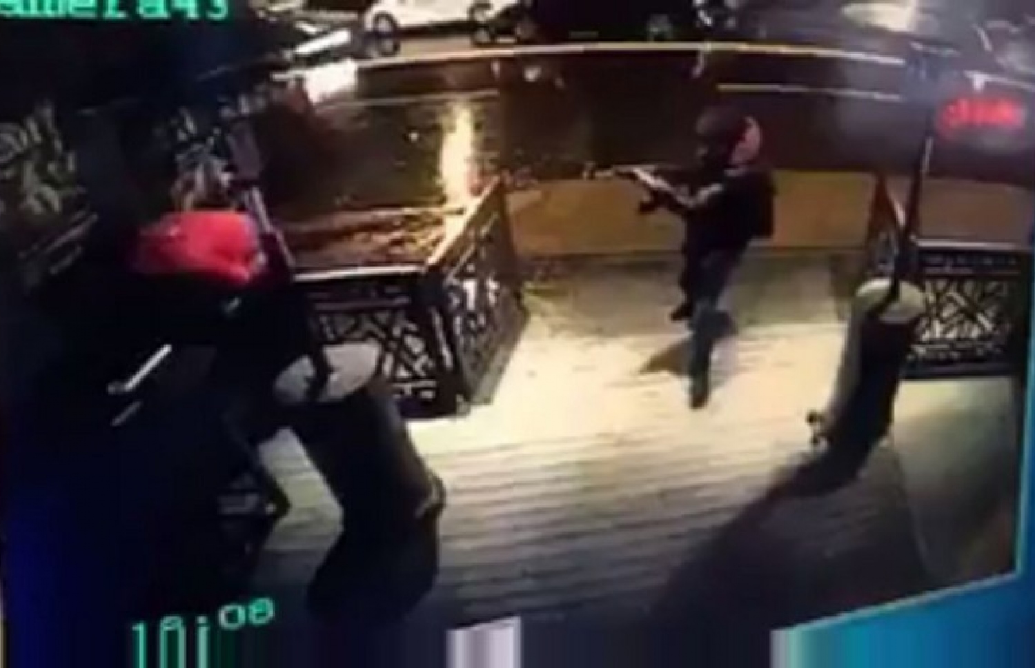 ތުރުކީގެ ނައިޓްކްލަބުގައި ހަމަލާ ދިން މީހާ ބަޑި ހިފައިގެން ހަރަކާތްތެރިވަނީ: ހަމަލާގެ ޒިންމާ އައިއެސް އިން ވަނީ އުފުލާފައި. --ފޮޓޯ:އޭއެފްޕީ