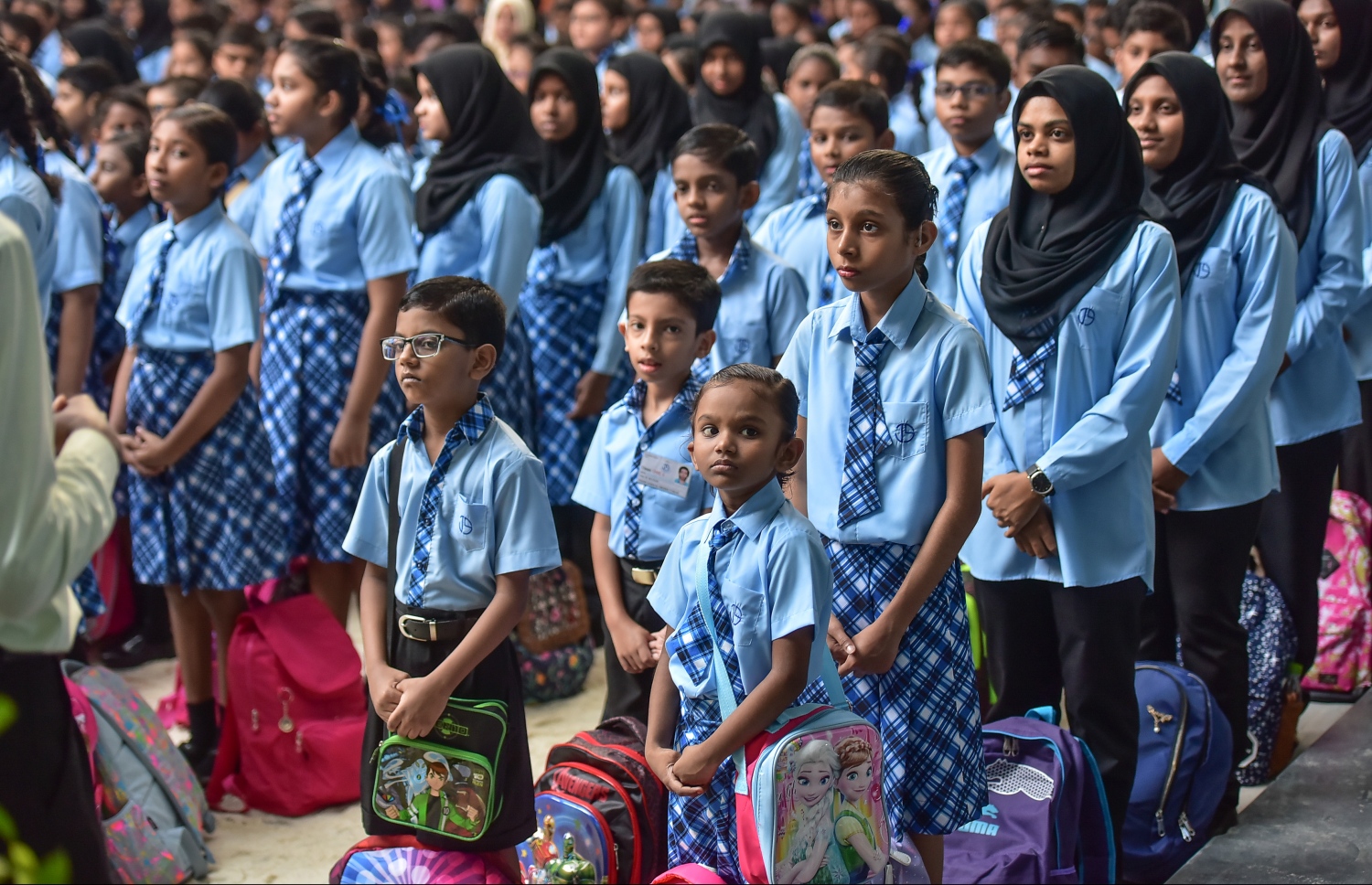 ޖަމާލުއްދީން ސްކޫލުގެ ދަރިވަރުންތަކެއް އެސެމްބްލީގައި: އާ އަހަރަށް ސްކޫލްތަކުން ވަނީ ވަރަށް ބޮޑަށް ތައްޔާރުވެފައި.-- ފޮޓޯ: ނިޝާން އަލީ/ މިހާރު