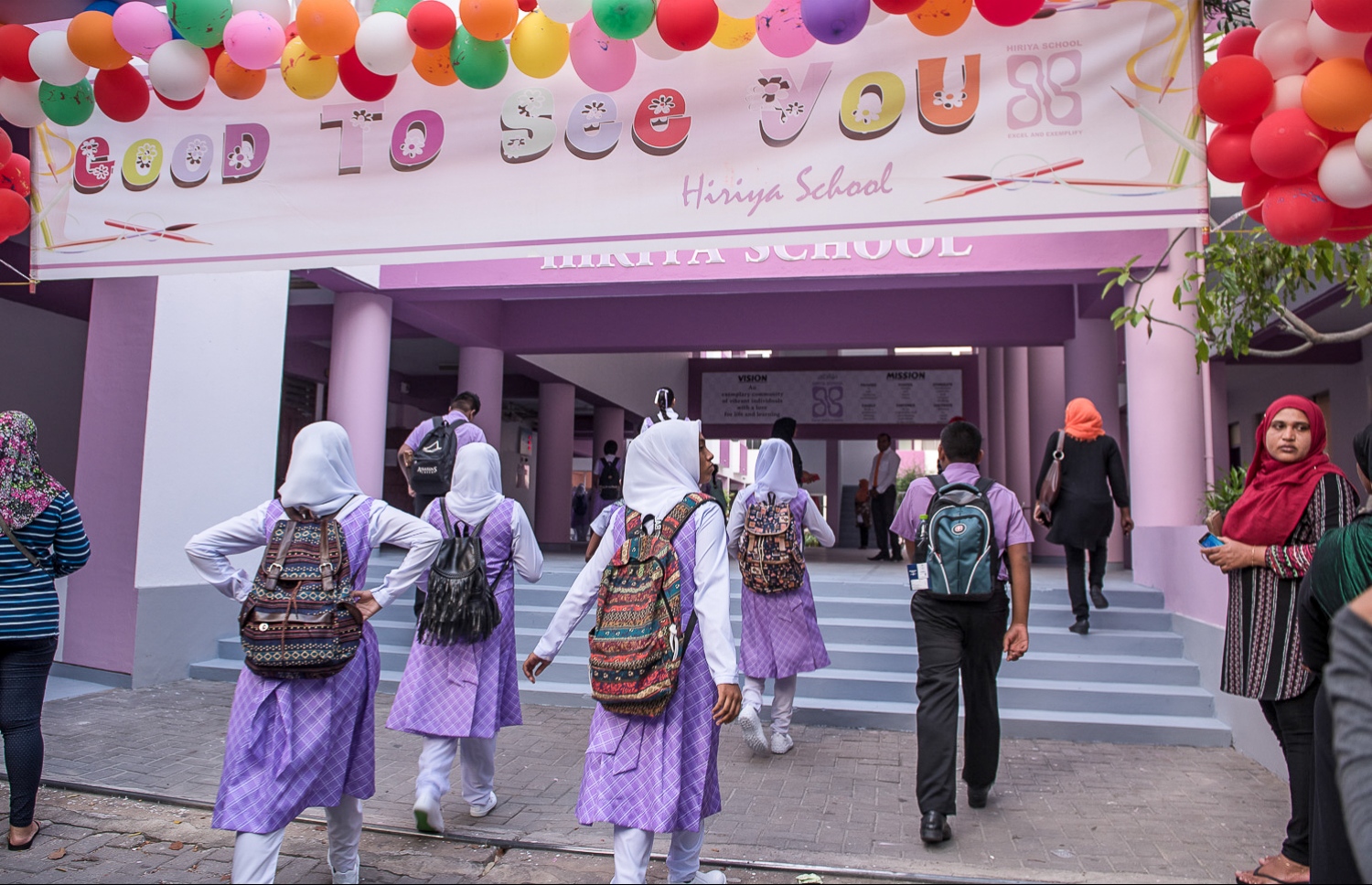 ހިރިޔާ ސްކޫލުގެ ދަރިވަރުންތަކެއް ސްކޫލަށް ވަންނަނީ-- ފޮޓޯ: ނަސްރުﷲ ސޯލިހް