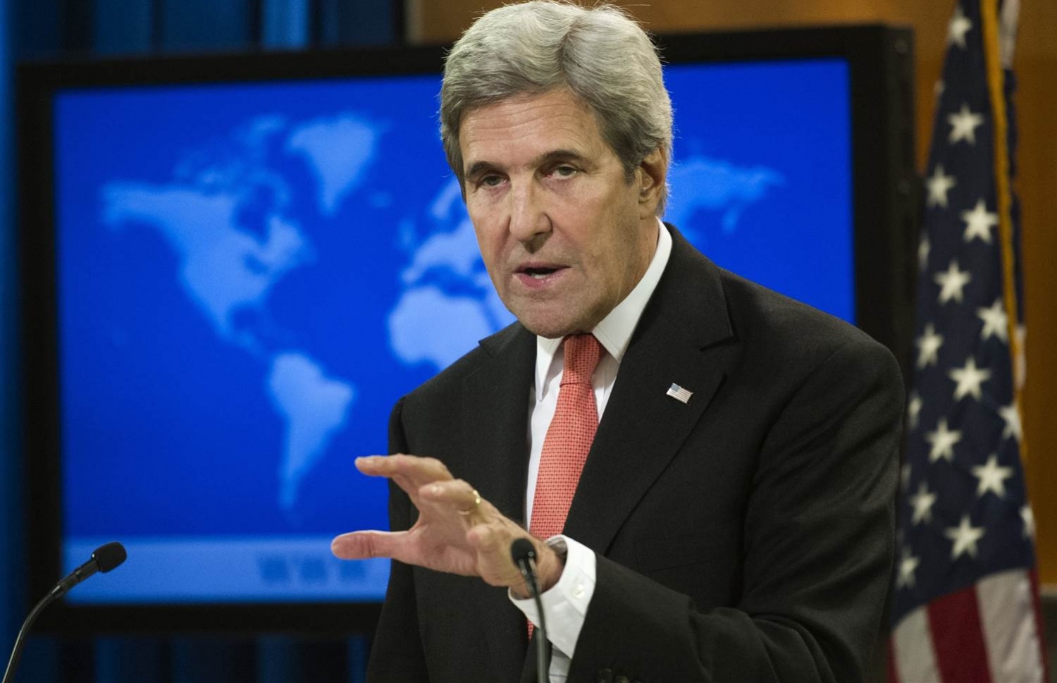 އެމެރިކާގެ ޚާރިޖީ ވަޒީރު ޖޯން ކެރީ. އެމެރިކާ އެމްބަސީ ގުދުސަށް ބަދަލު ކުރަން އުޅުމަކީ ނުރައްކަލެއް ކަމަށް ވިދާޅުވި.