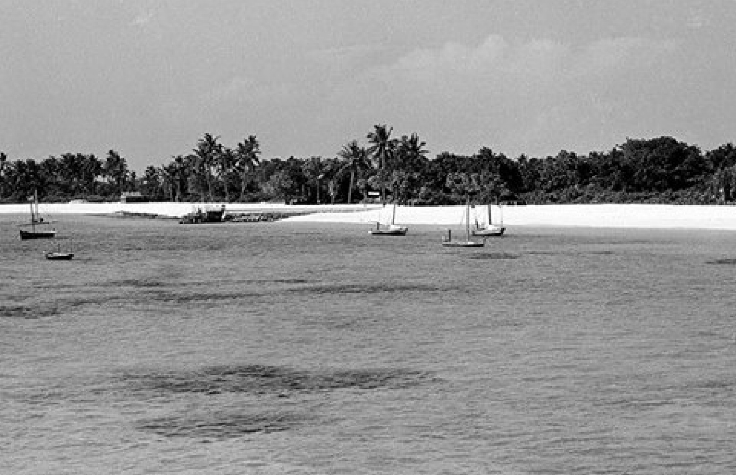 މައުމޫން މަކުނުދުއަށް އަރުވާލެއްވި އިރު އެ ރަށް އޮތް ގޮތް