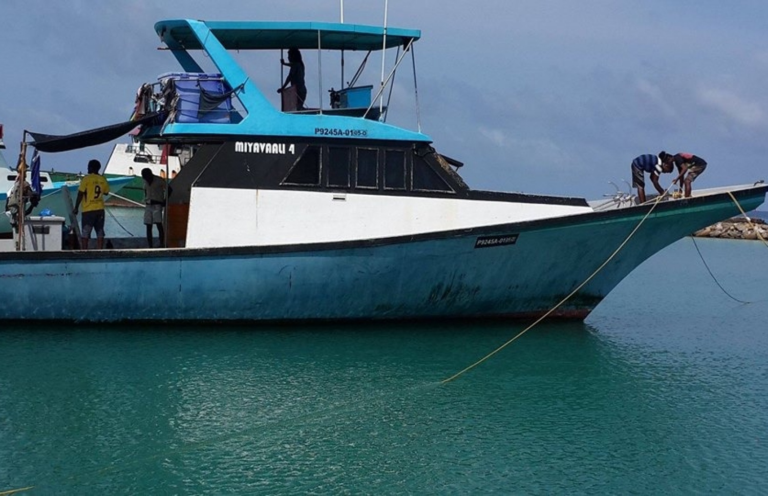 މިޔަވާލި ދޯނި ފަޅުތެރޭގައި: މި ދޯނި ބޭނުން ނުކުރެވޭ ވަރަށް ވަނީ ހަލާކުވެފައި