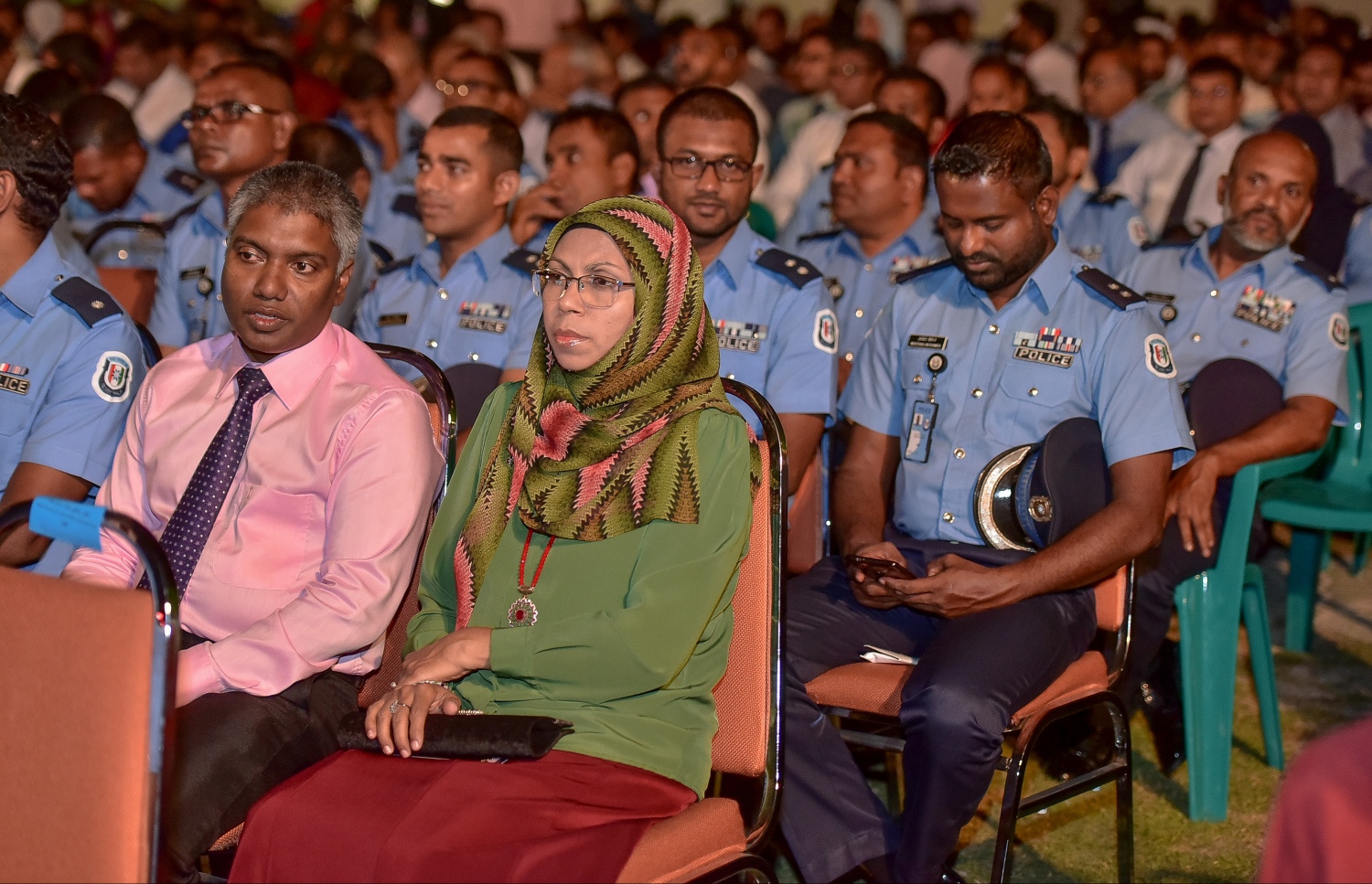 މާލެ: ޖެނުއަރީ 10، 2017- ރާއްޖެ އިސްލާމްވި ދުވަހުގެ މުނާސަބަތުގައި ބޭއްވި ޖަލްސާގައި ސަރުކާރުގެ ބައެއް މުއައްސަސާތަކުގެ ބޭފުޅުންނާއި ފުލުހުން ބައިވެރިވަނީ.--- ނިޝާން އަލީ/މިހާރު