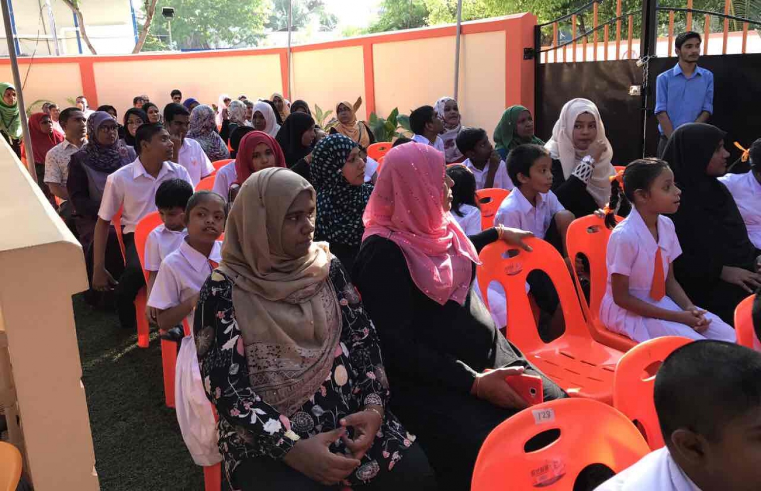 ސްޓެލްކޯގެ ކަލަންޑަރުގައި ހިމަނާފައިވާ ކުރެހުންތައް ކުރެހި ދަރިވަރުންނަށް ސެޓްފިކެޓް ދިނުމަށް އިމާދުއްދީން ސްކޫލުގައި މިއަދު ބޭއްވި ރަސްމިއްޔާތުގެ ތެރެއިން.-- ފޮޓޯ: ސްޓެލްކޯ