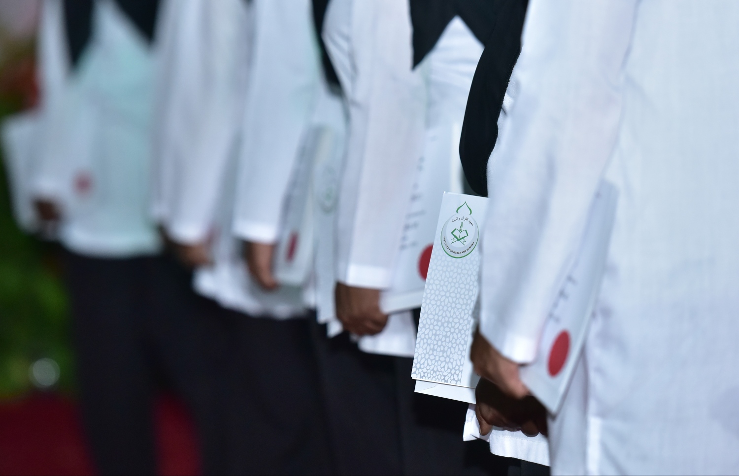 ކ.މާފުށި: ޖެނުއަރީ 16، 2017: ޖަލުގައި ހިންގި ކޯސްތައް ފުރިހަމަ ކުރި ގައިދީންތަކެއް ސެޓްފިކެޓާއެކު.-- ފޮޓޯ: ނިޝާން އަލީ