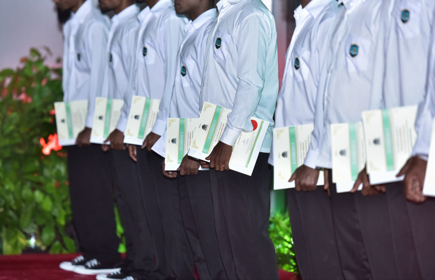 ކ.މާފުށި: ޖެނުއަރީ 16، 2017: ޖަލުގައި ހިންގި ކޯސްތައް ފުރިހަމަ ކުރި ގައިދީންތަކެއް ސެޓްފިކެޓާއެކު.-- ފޮޓޯ: ނިޝާން އަލީ