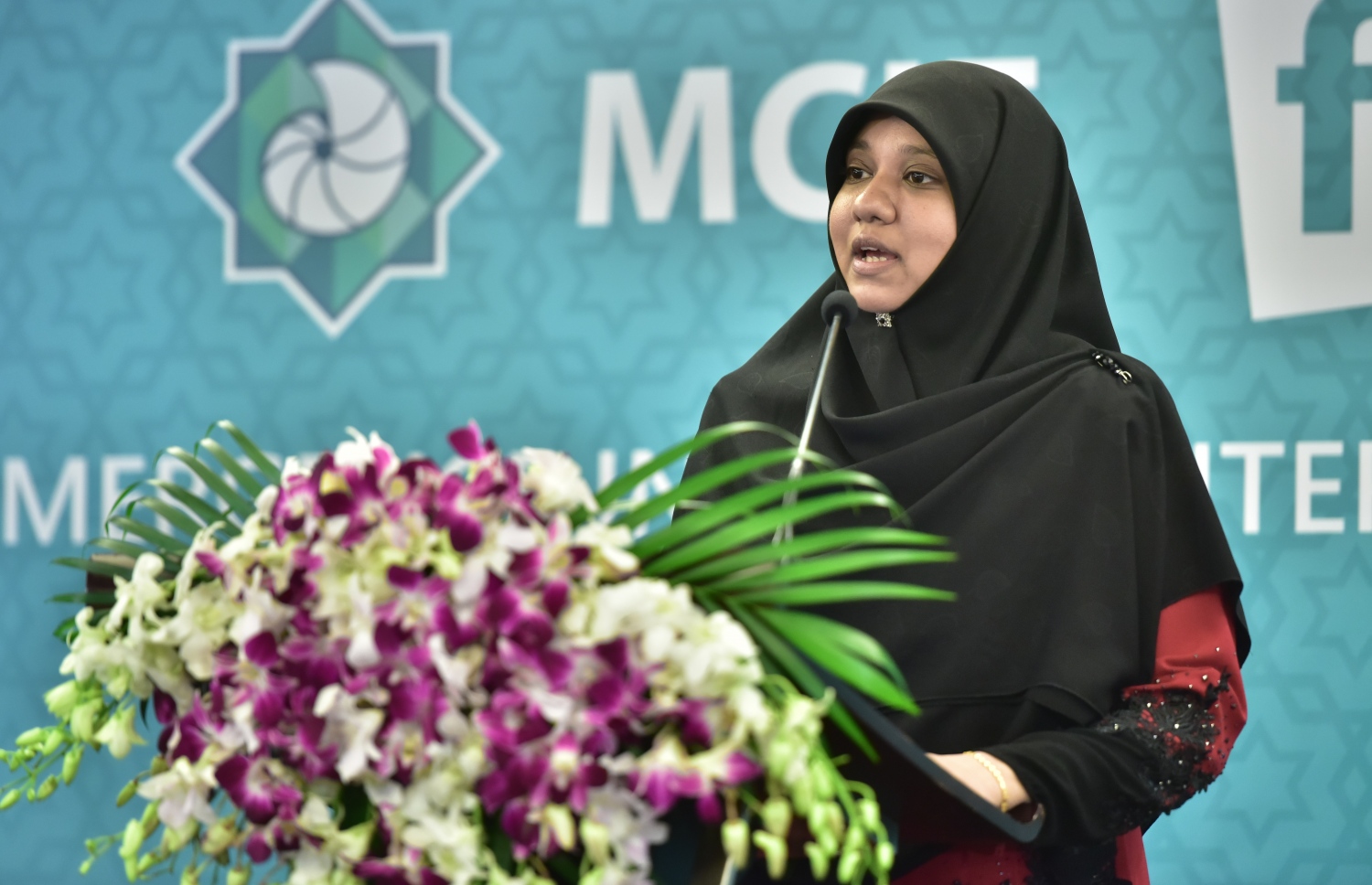 ފިންޓޯކުގައި މުނީޒާ މިއަދު ވާހަކަ ދައްކަވަނީ.-- ފޮޓޯ: ނިޝާން އަލީ/ މިހާރު