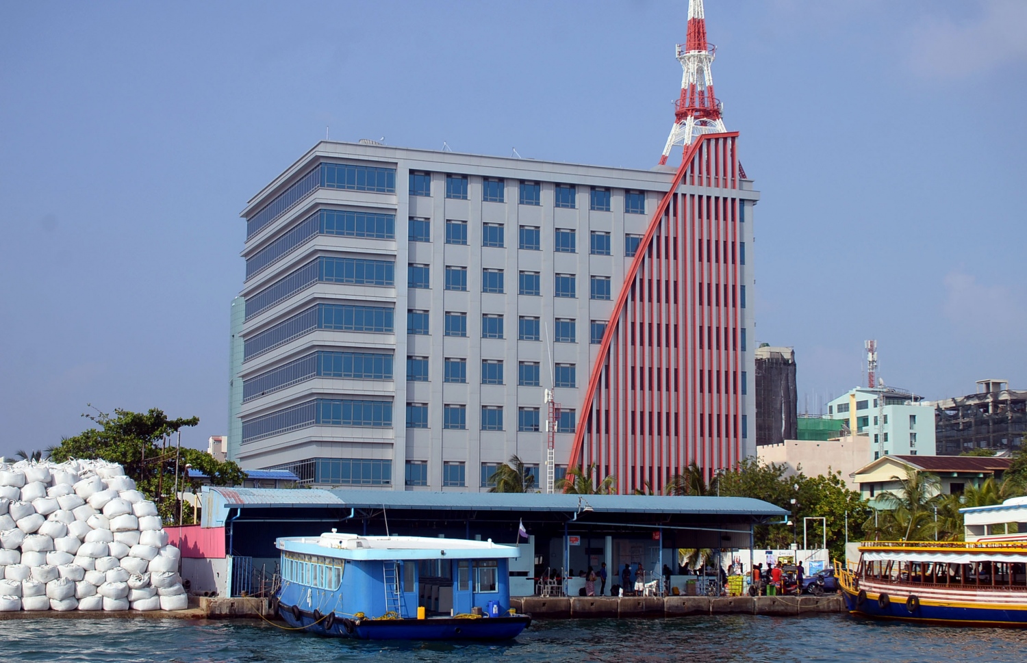 ދިރާގުގެ ހެޑް އޮފީސް: މިއީ ސަރުކާރާއި ބޭރު ކުންފުންޏަކާ ގުޅިގެން ކާމިޔާބު ޖޮއިންޓްވެންޗާއެއް ހިންގިދާނެ ކަމުގެ ރަނގަޅު މިސާލެއް.