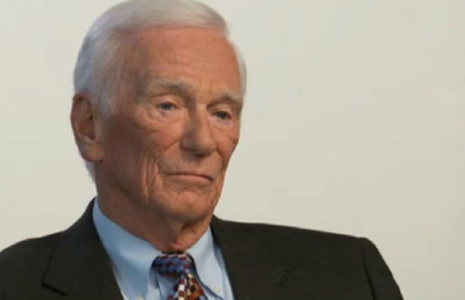 ޔޫޖީން ސާނަން