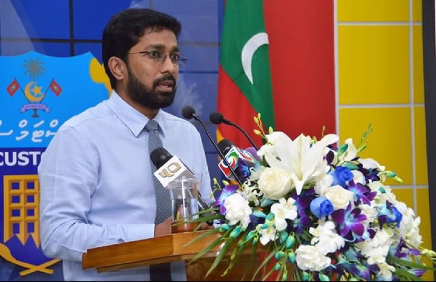 މާލެ: ޖެނުއަރީ 24، 2017: ކަސްޓަމްސްގައި ބޭއްވި ރަސްމިއްޔާތުގައި ހޯމް މިނިސްޓަރު އަޒްލީން ވާހަކަ ދައްކަވަނީ.---ފޮޓޯ: ކަސްޓަމްސް