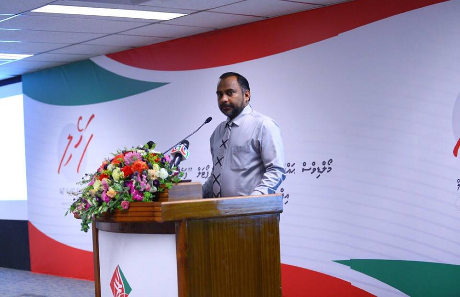 އިސްލާމިކް މިނިސްޓަރު ޒިޔާދު. ވޭތުވެދިޔަ ތިން އަހަރު ތެރޭގައި ހައްޖު ކޯޕަރޭޝަނުން ގިނަ ކަންކަން ފުރިހަމަކޮށްފައިވާ ކަމަށް އޭނާ ވިދާޅުވި. - ފޮޓޯ: ހައްޖު ކޯޕަރޭޝަން