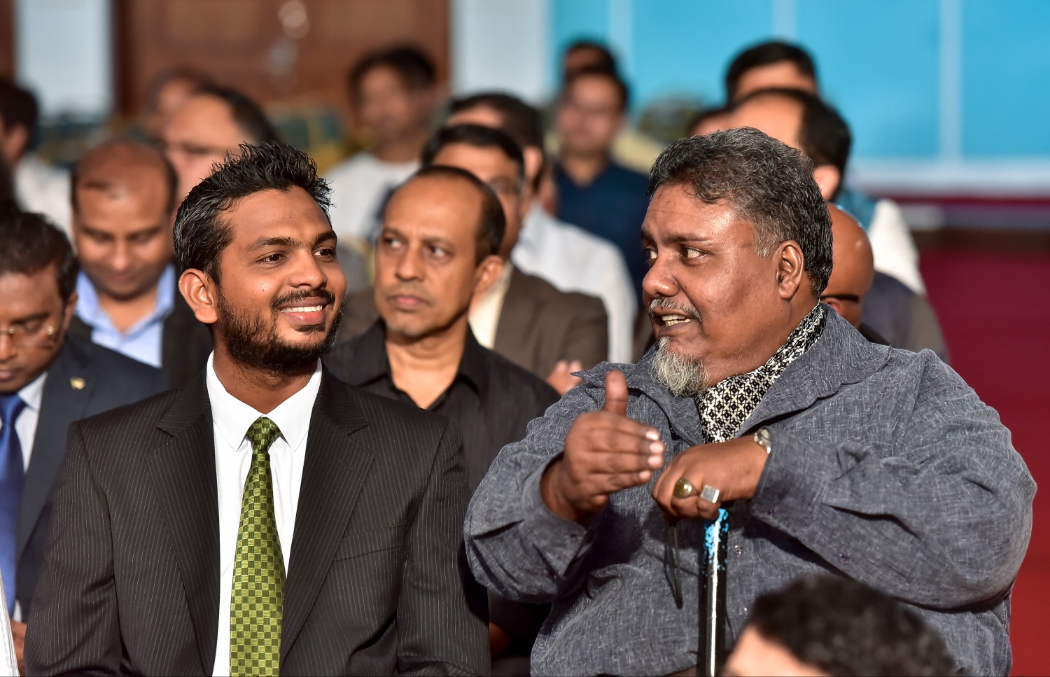 މާލެ: ޖެނުއަރީ 27، 2017: އިންޑިއާގެ ޖުމްހޫރީ ދުވަސް ފާހަގަކުރަން ބޭއްވި ހަފްލާގައި ސަރުކާރުގެ ބައެއް އިސްވެރިން ބައިވެރިވެ ވަޑައިގަންނަވަނީ.-- ފޮޓޯ: ނިޝާން އަލީ/ މިހާރު