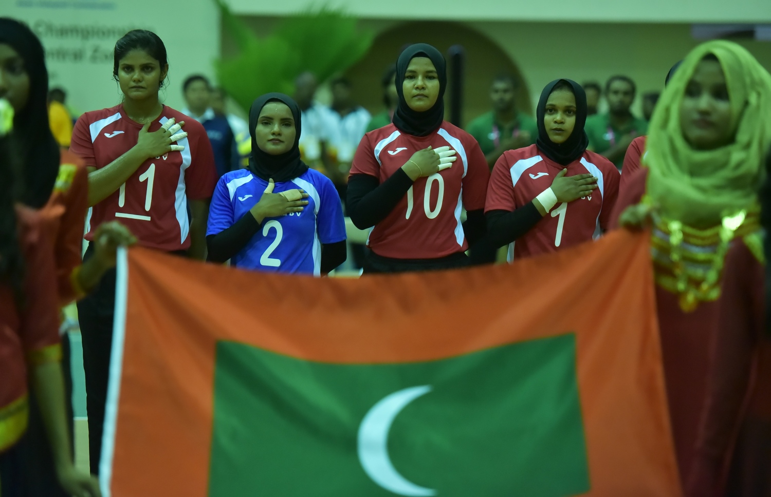 މާލެ:27 ޖެނުއަރީ 2017، ވޯލްޑް ޗެމްޕިއަންޝިޕް އަންހެން ވޮލީބޯޅަ މުބާރާތުގެ އޭވީސީ ކޮލިފައިން ބުރުގައި ރާއްޖެ އާއި ނޭޕާލް ބައްދަލު ކުރި މެޗުގެ ތެރެއިން--.ފޮޓޯ:ނިޝާން އަލީ/މިހާރު