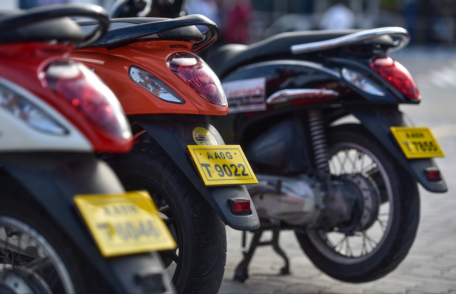 މާލެ: ޖެނުއަރީ 29، 2017: ސައިކަލު ޓެކްސީގެ ޚިދުމަތް ފެށުމުގެ ގޮތުން ބޭއްވި ރަސްމިއްޔާތުގައި ސްކޫ ޓެކްސީގެ ސައިކަލުތައް ދައްކާލަނީ. --މިހާރު ފޮޓޯ/ނިޝާން އަލީ